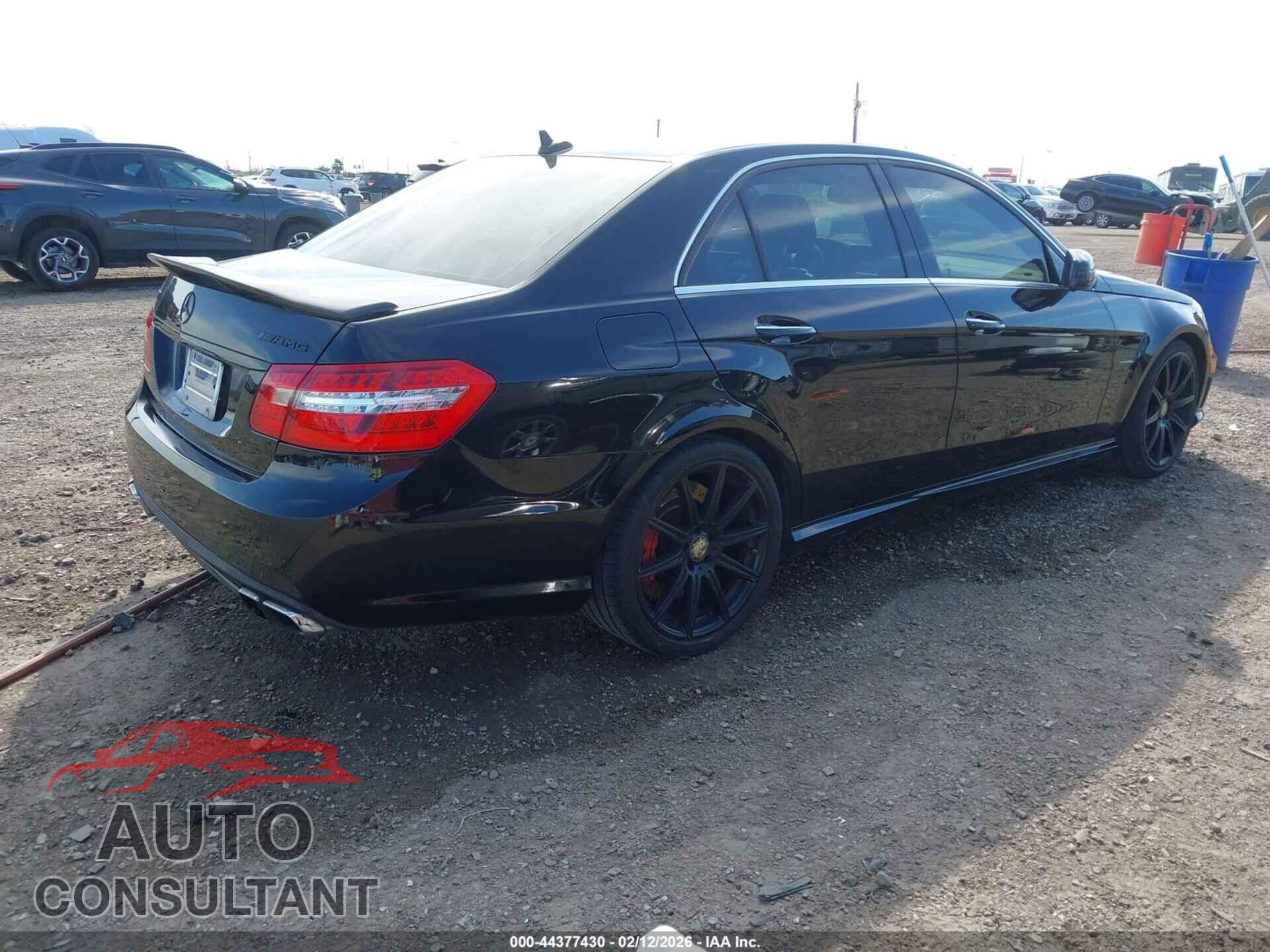 MERCEDES-BENZ E 63 AMG 2012 - WDDHF7EB2CA659903