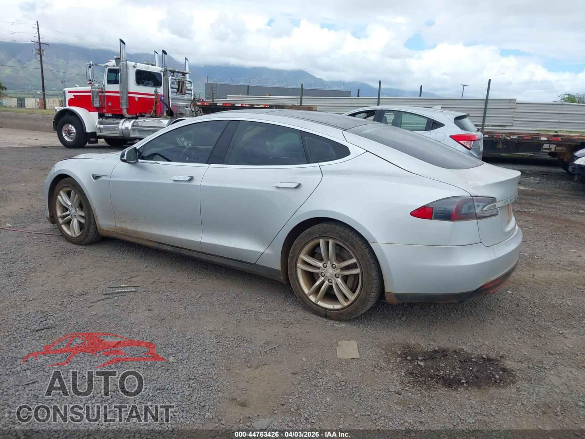 TESLA MODEL S 2013 - 5YJSA1AC8DFP10890