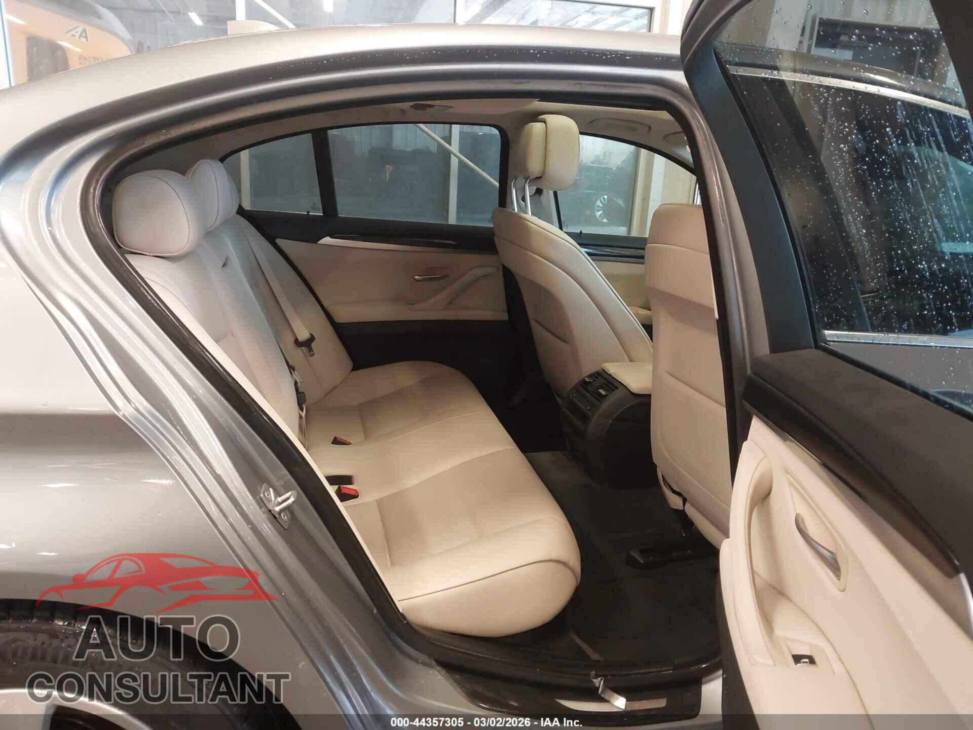BMW 528I 2012 - WBAXH5C52CDW09581