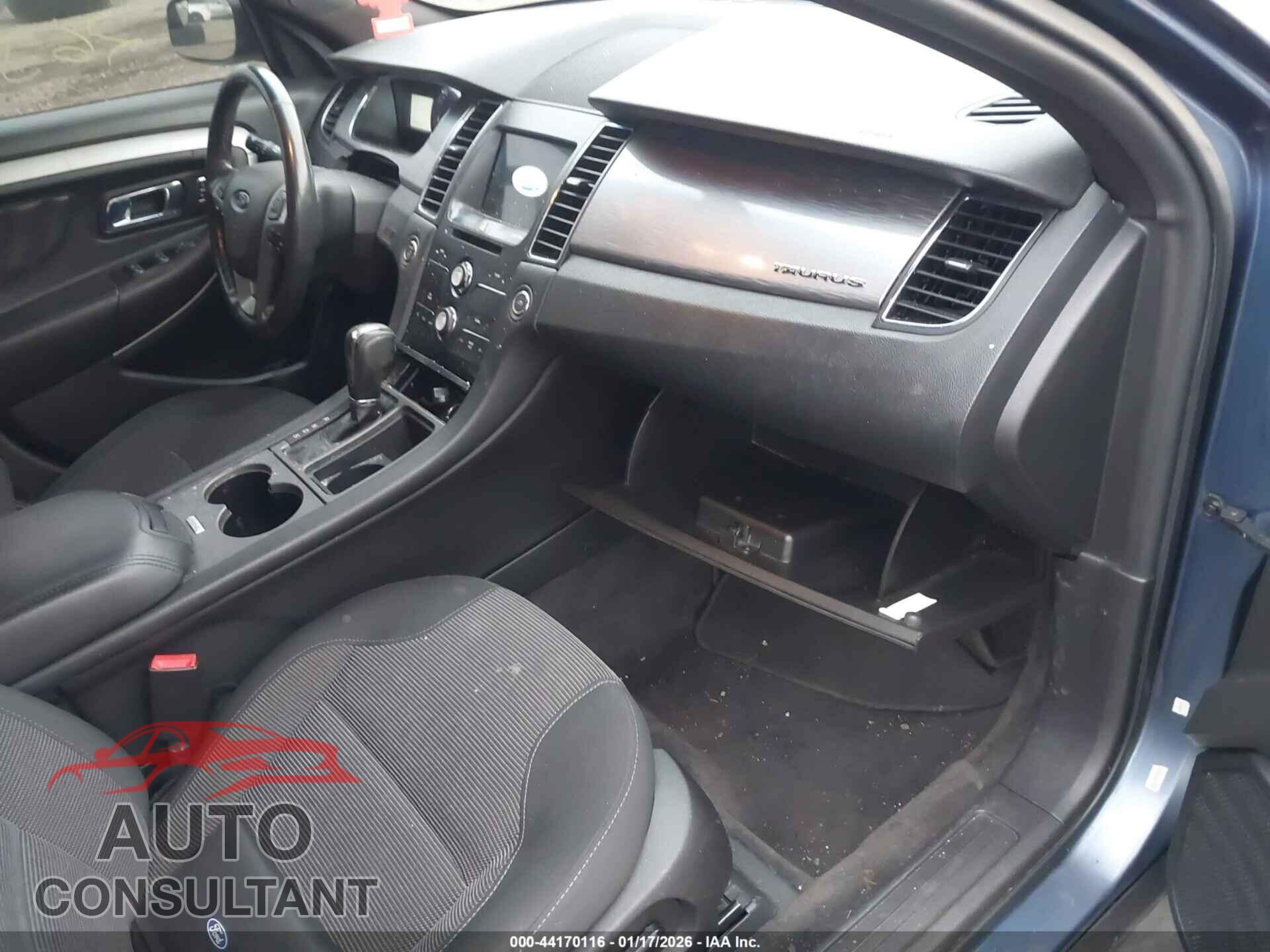 FORD TAURUS 2018 - 1FAHP2E83JG101203