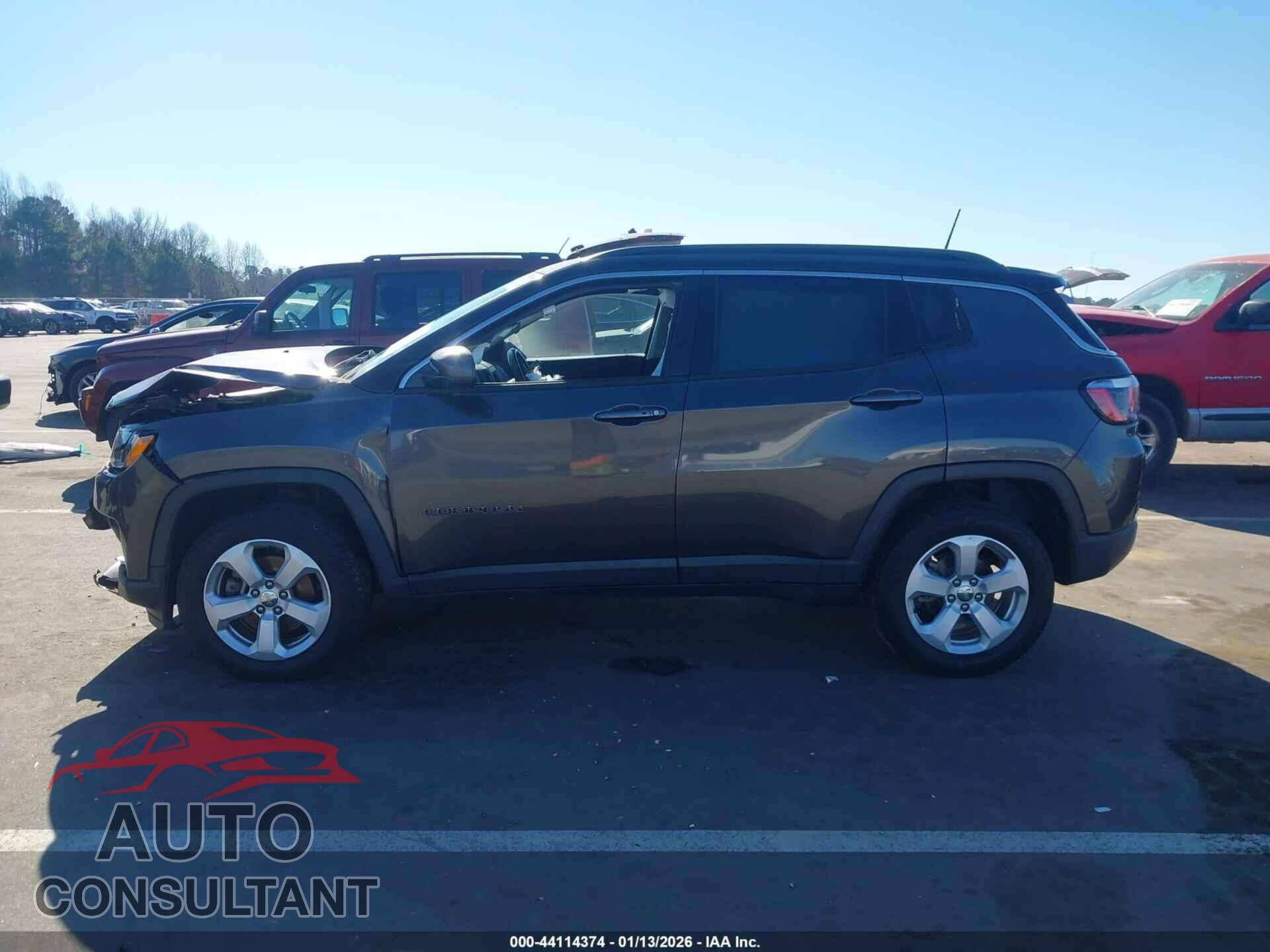 JEEP COMPASS 2019 - 3C4NJDBB5KT656015