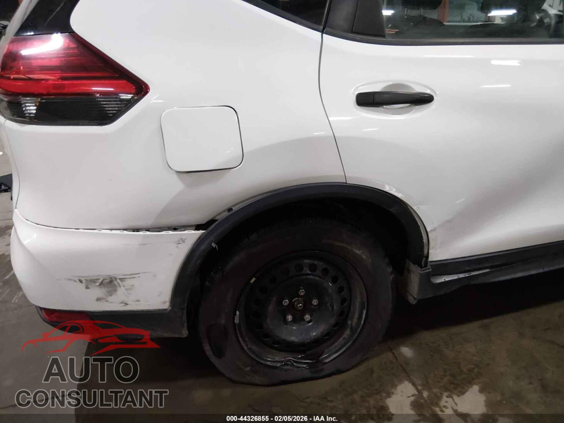 NISSAN ROGUE 2017 - KNMAT2MVXHP514180