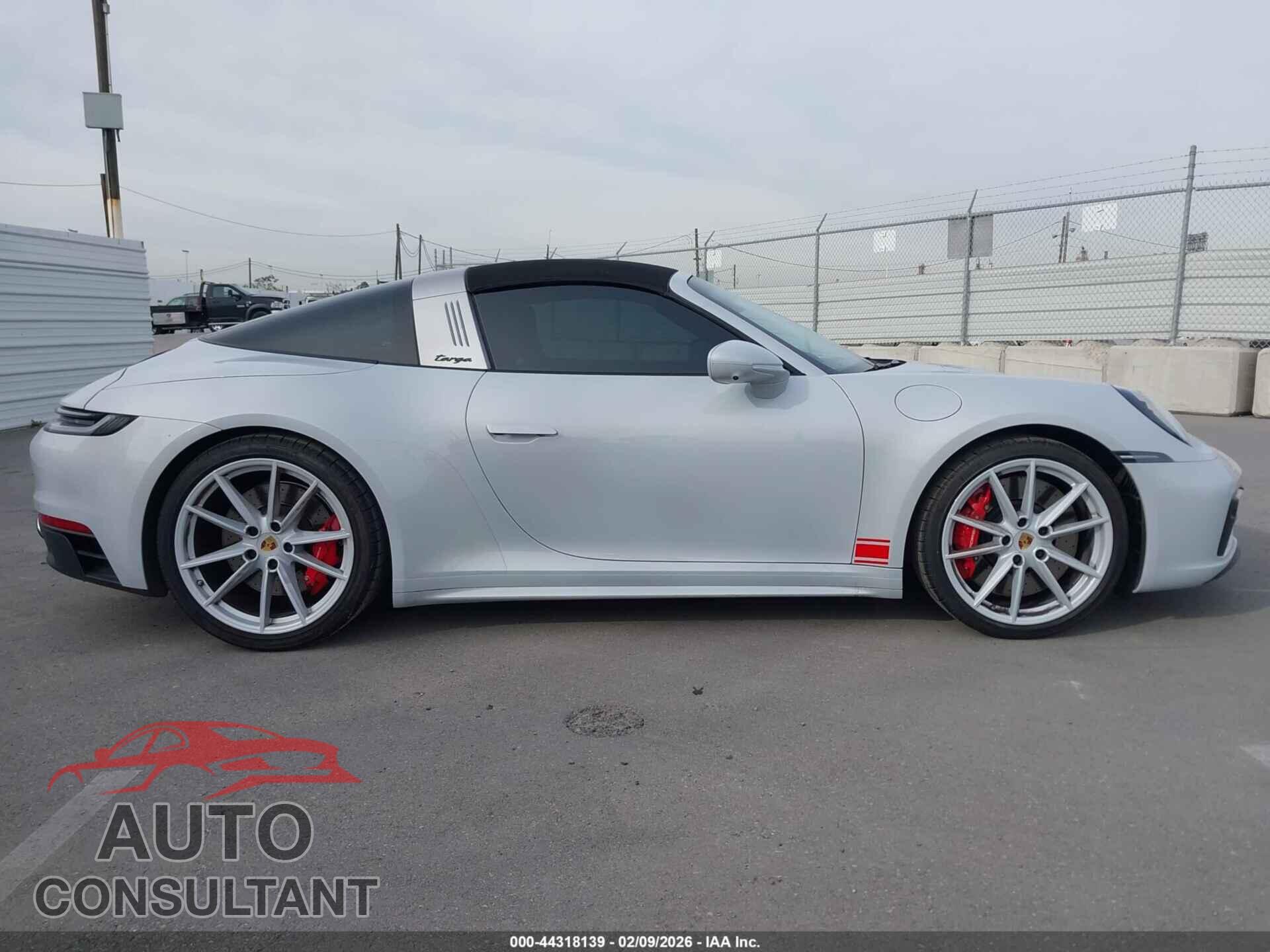 PORSCHE 911 2023 - WP0BB2A97PS233108