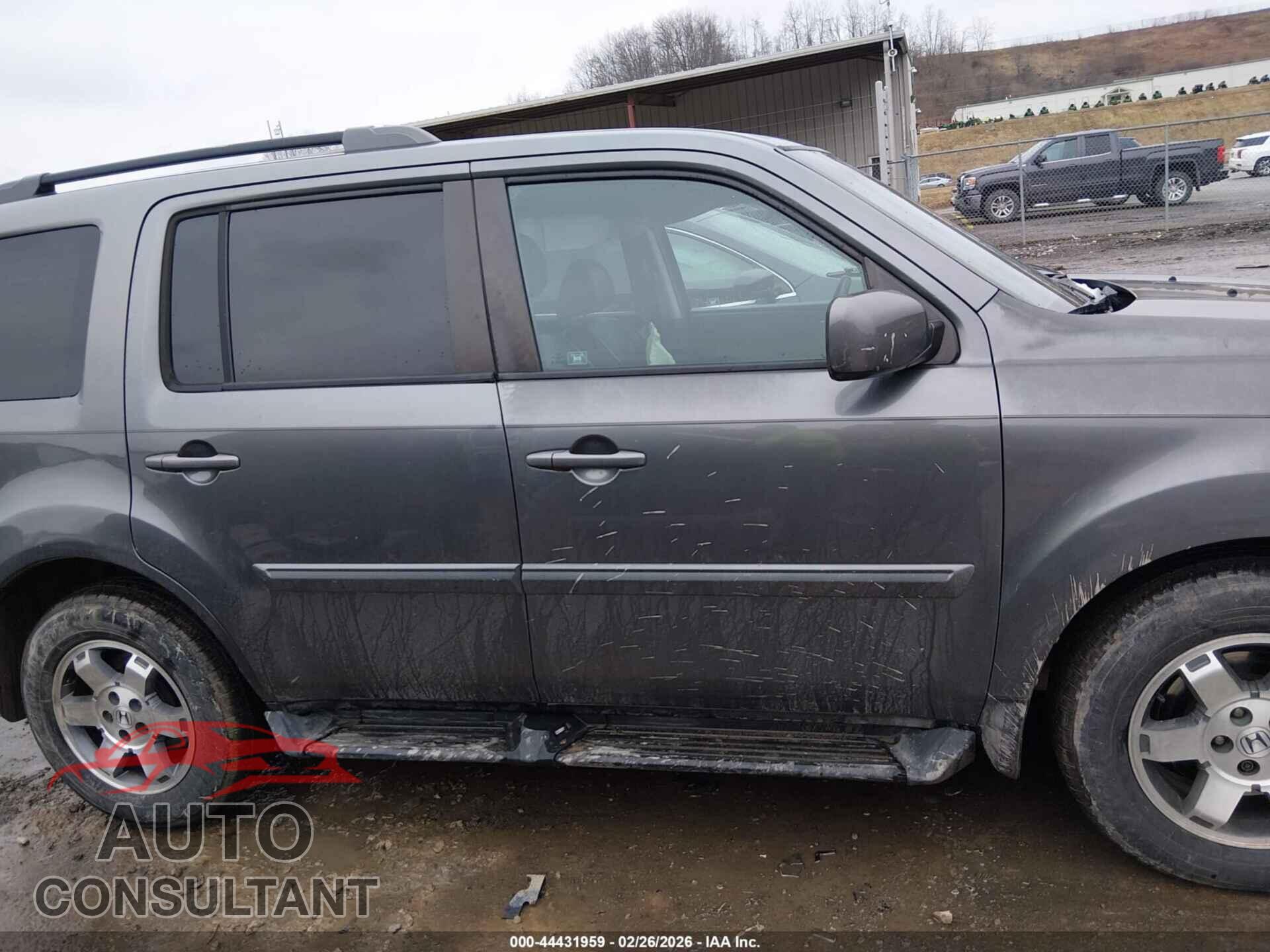 HONDA PILOT 2011 - 5FNYF4H55BB044637
