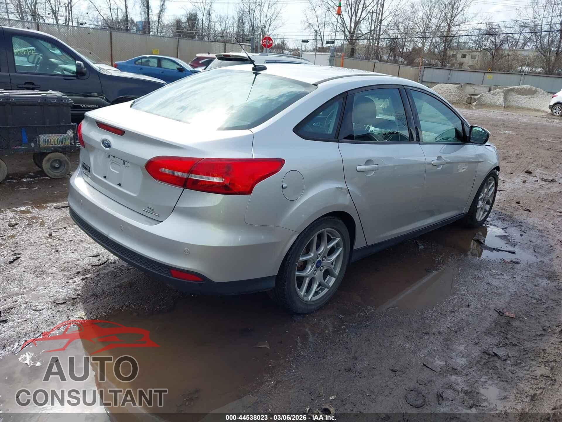 FORD FOCUS 2016 - 1FADP3F22GL235375