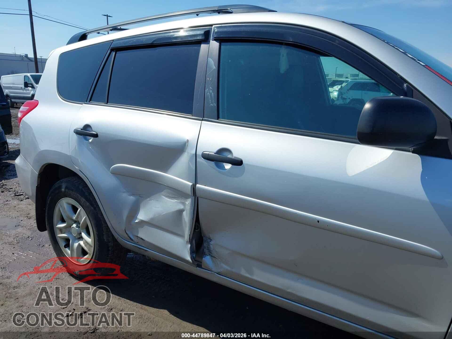 TOYOTA RAV4 2011 - 2T3BF4DV0BW173763