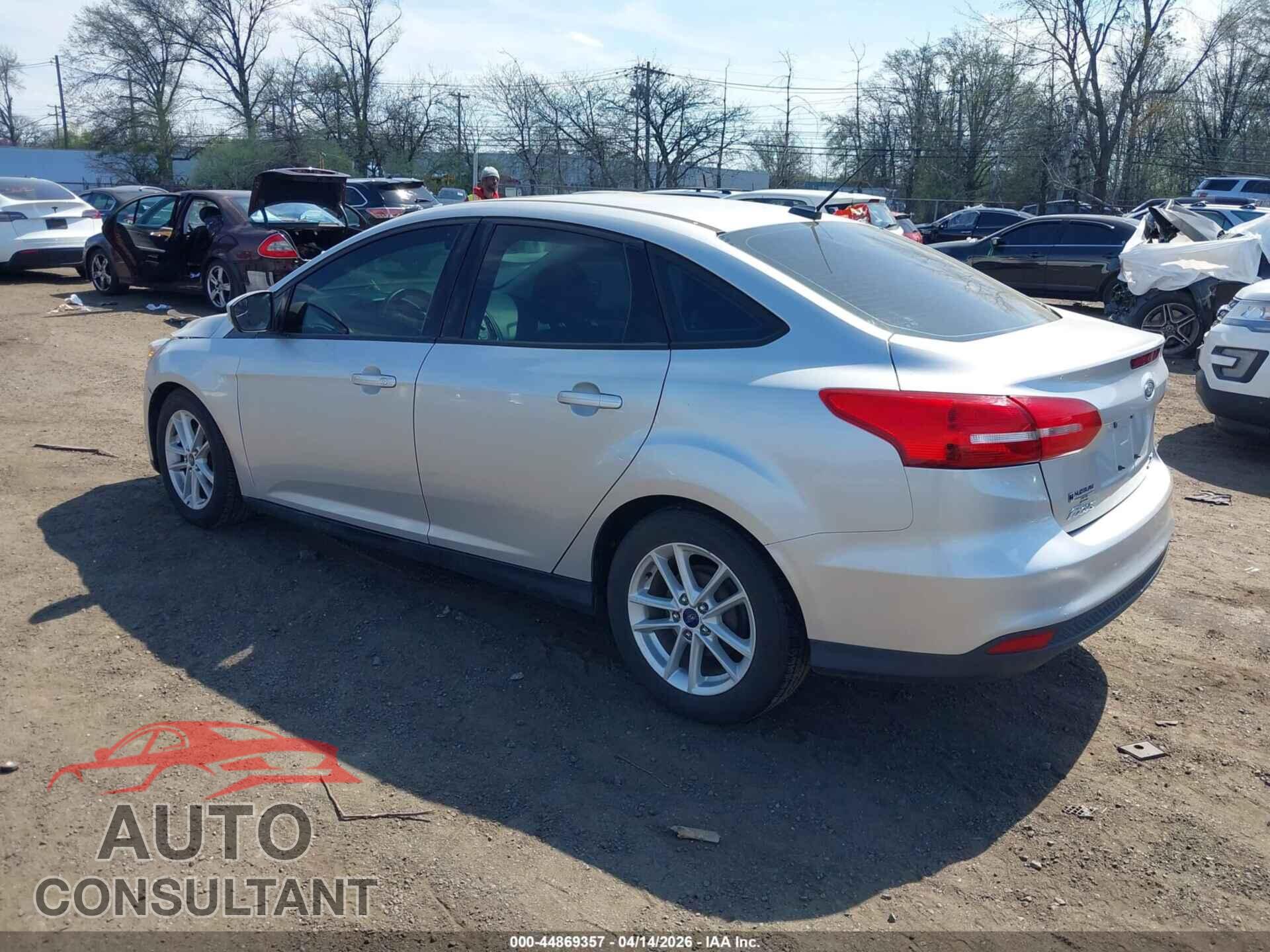 FORD FOCUS 2015 - 1FADP3F20FL282631