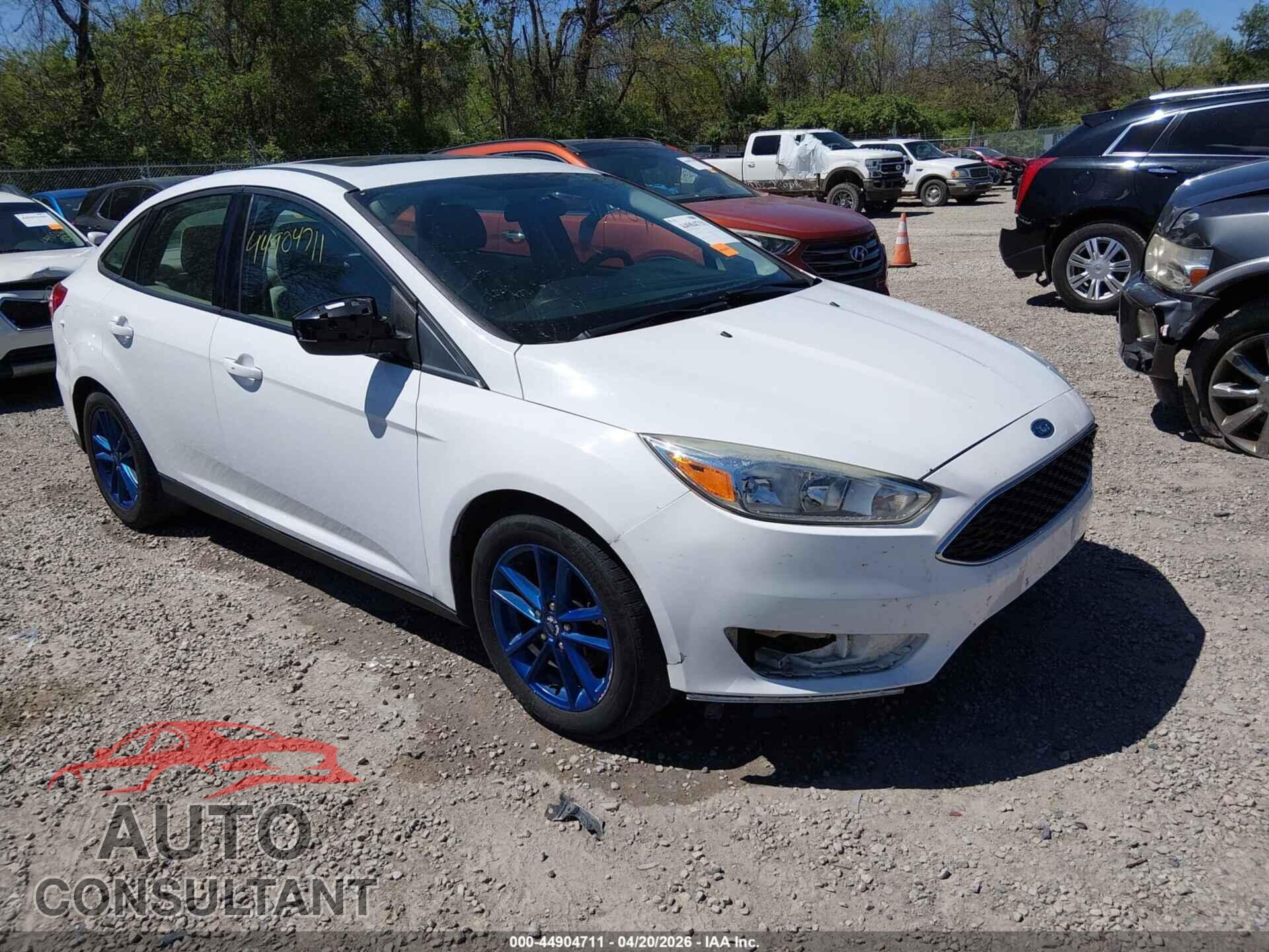 FORD FOCUS 2015 - 1FADP3FE8FL297825