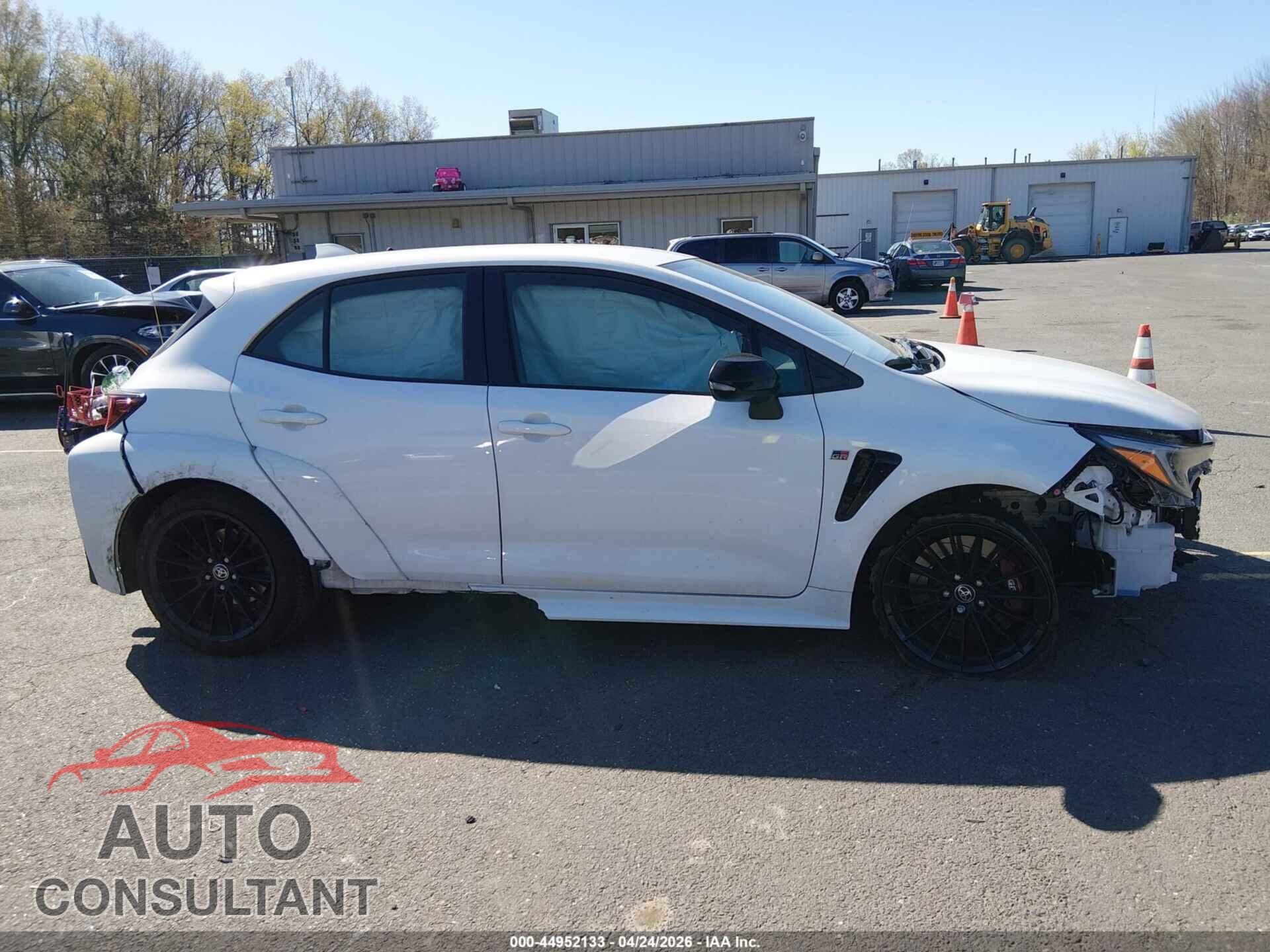 TOYOTA GR COROLLA 2025 - JTNABAAE8SA018057