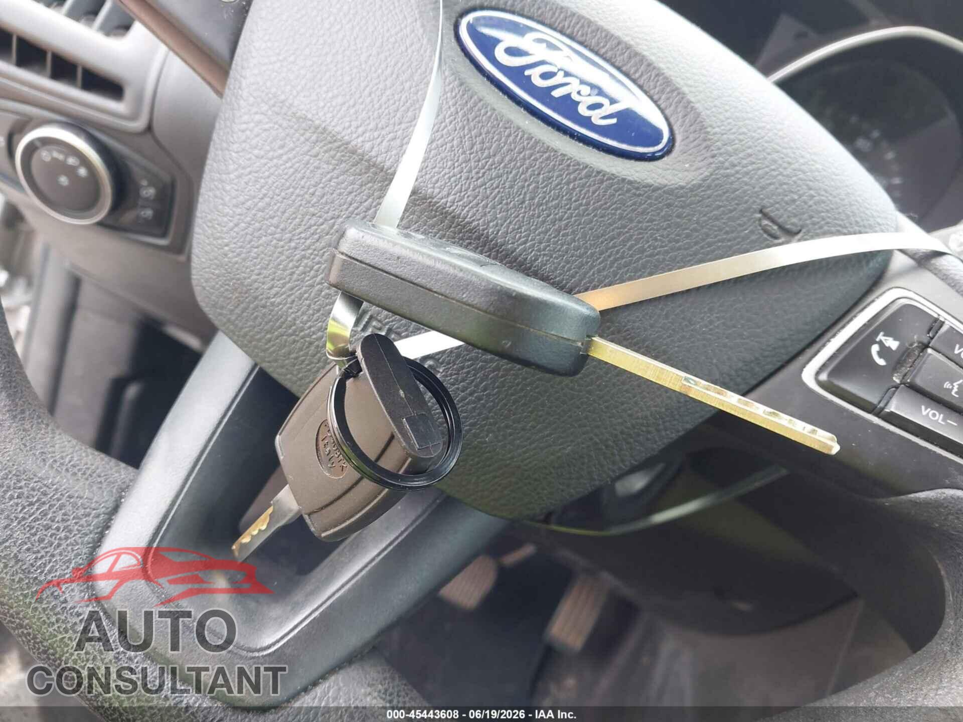 FORD FOCUS 2017 - 1FADP3E23HL312208