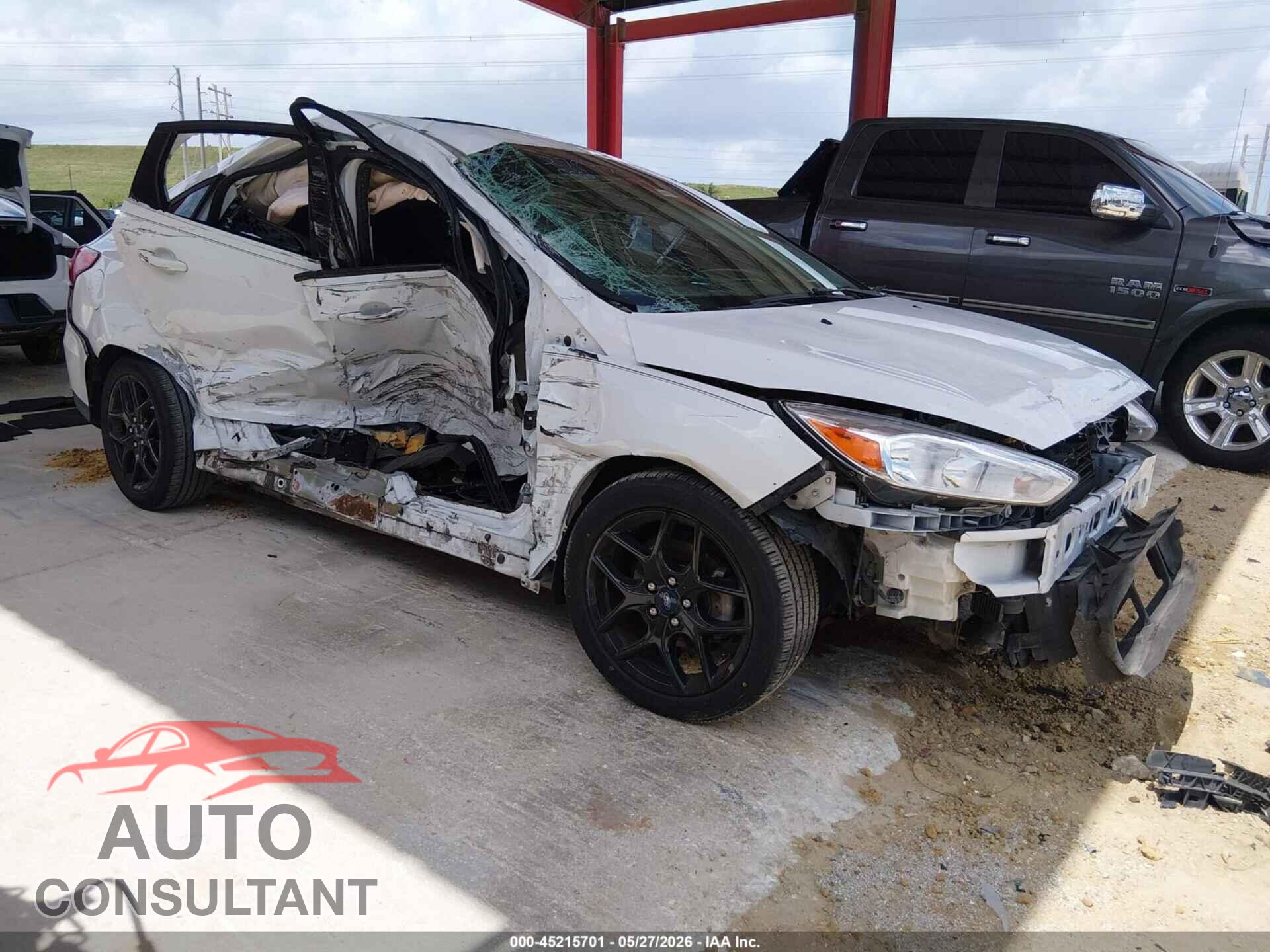 FORD FOCUS 2016 - 1FADP3F25GL385724