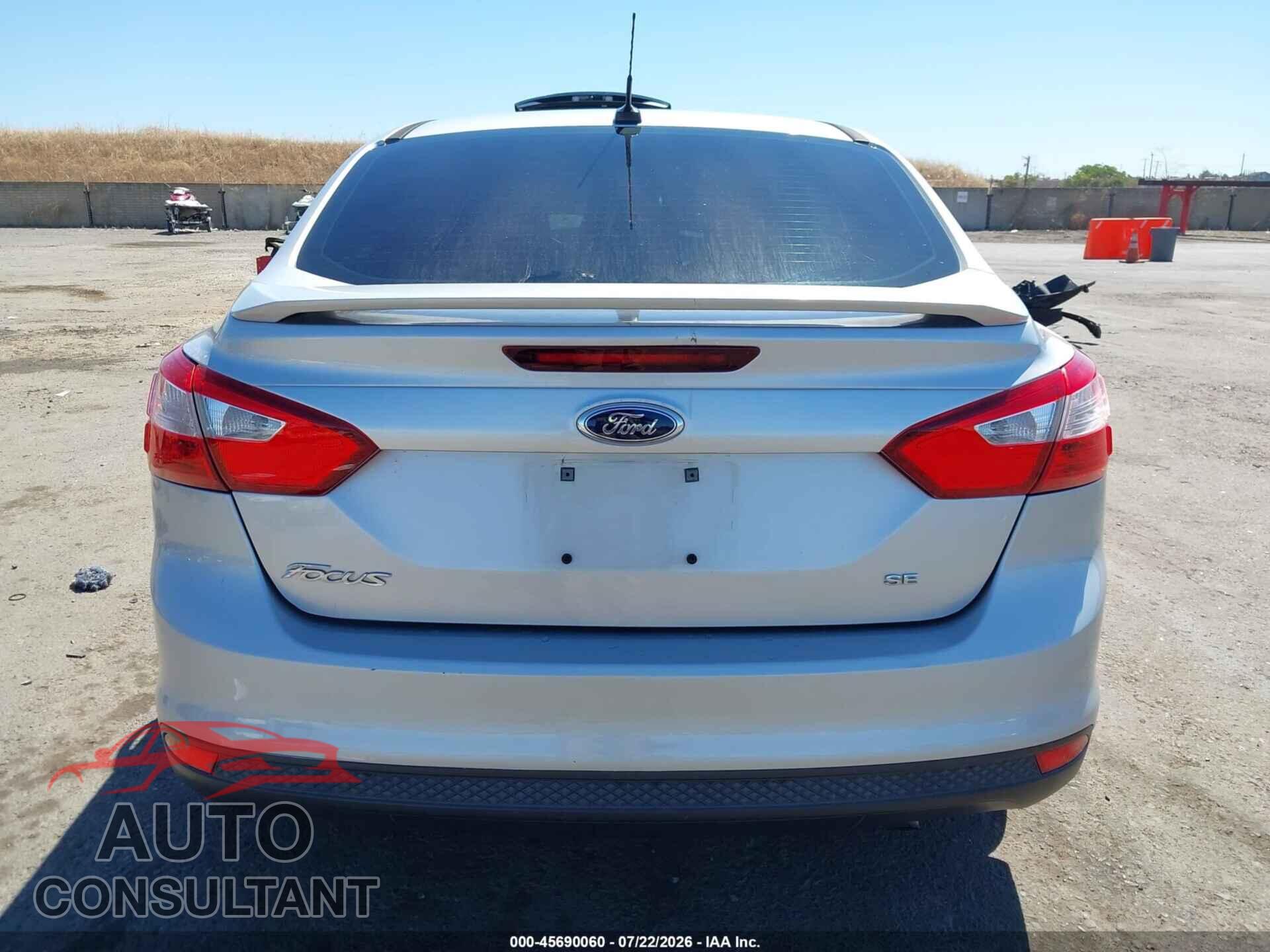 FORD FOCUS 2012 - 1FAHP3F23CL452848