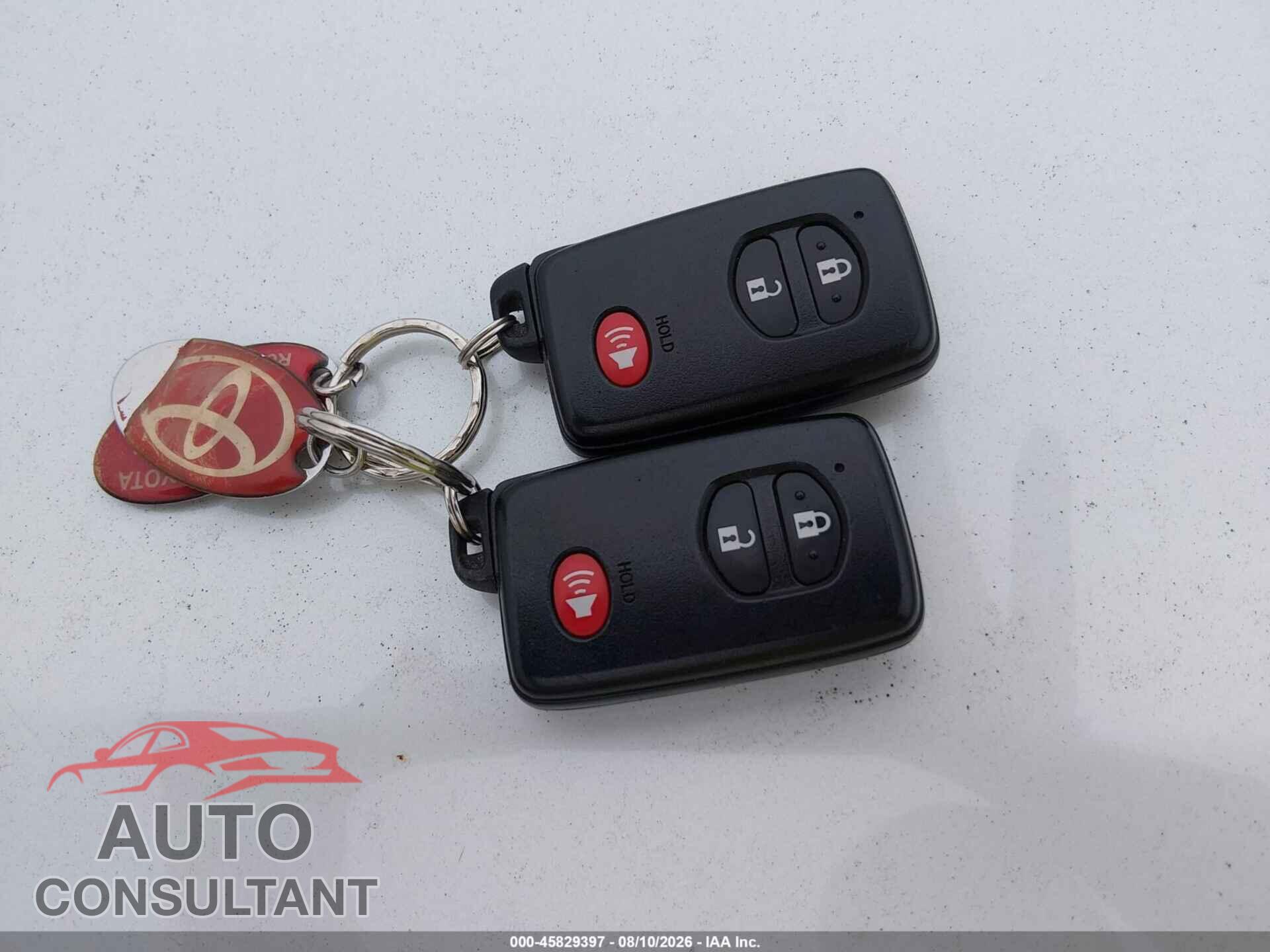 TOYOTA PRIUS 2011 - JTDKN3DU1B0302571