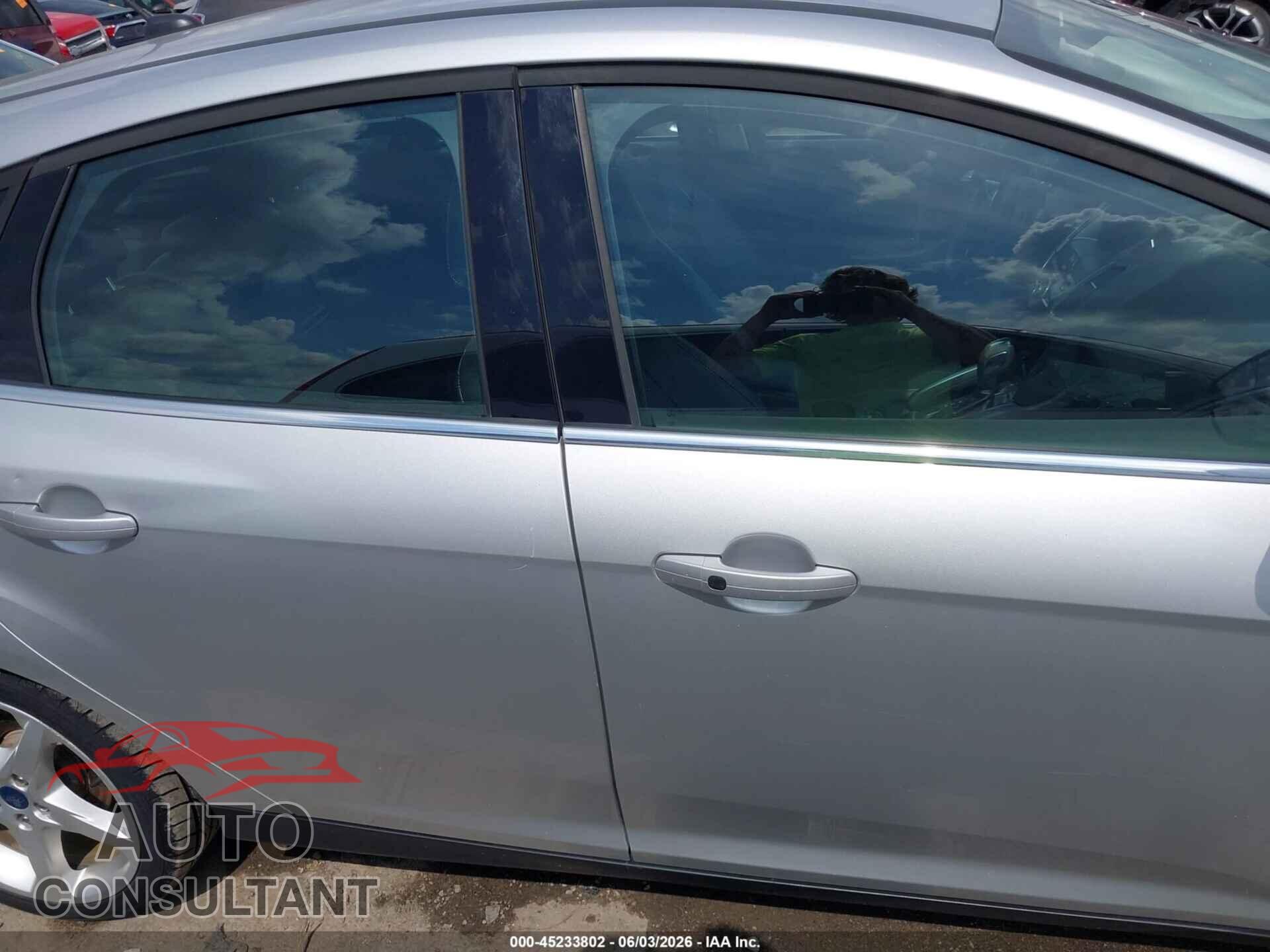 FORD FOCUS 2012 - 1FAHP3N22CL361958