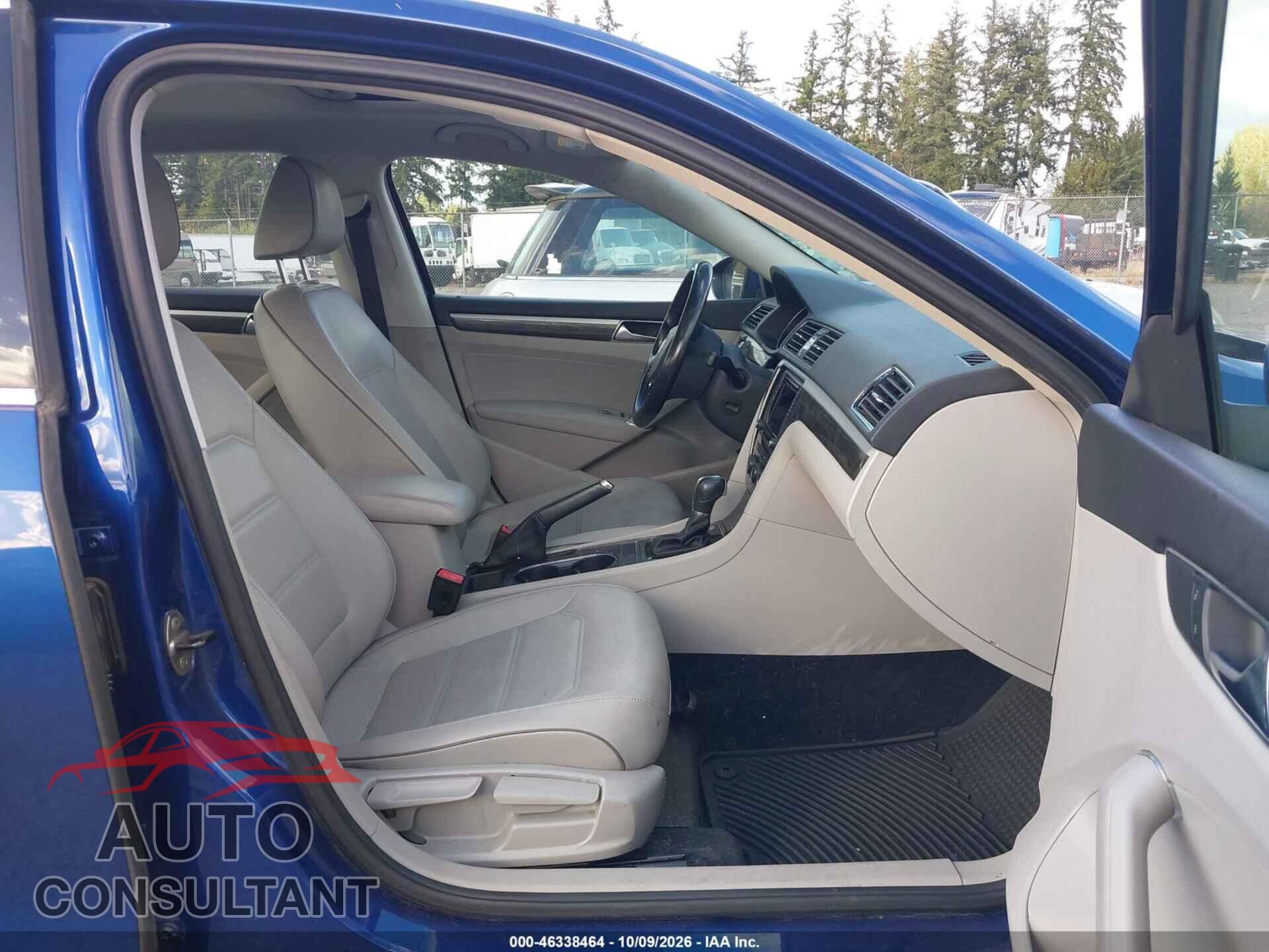 VOLKSWAGEN PASSAT 2017 - 1VWBT7A30HC003733