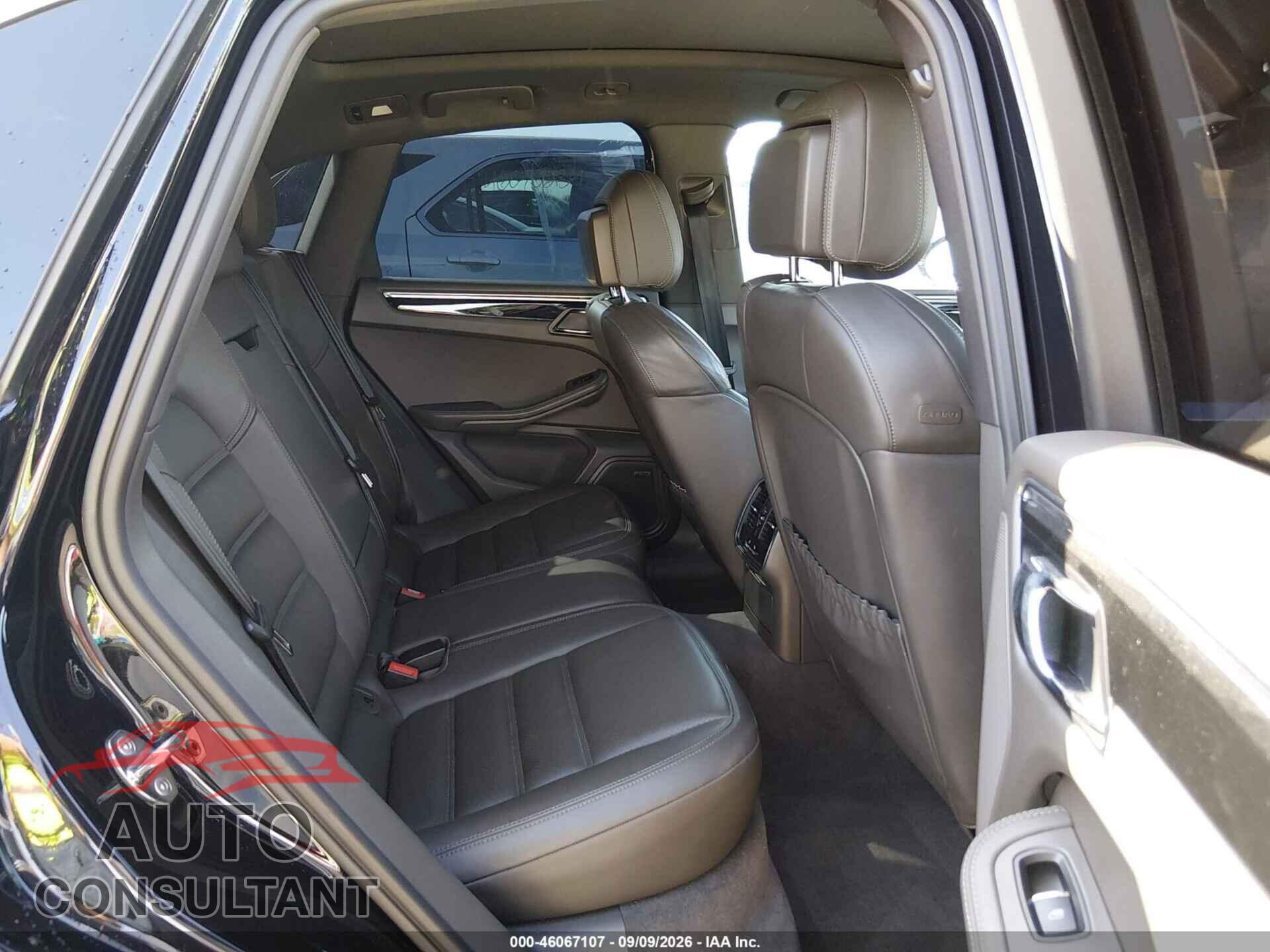 PORSCHE MACAN 2015 - WP1AB2A59FLB60176