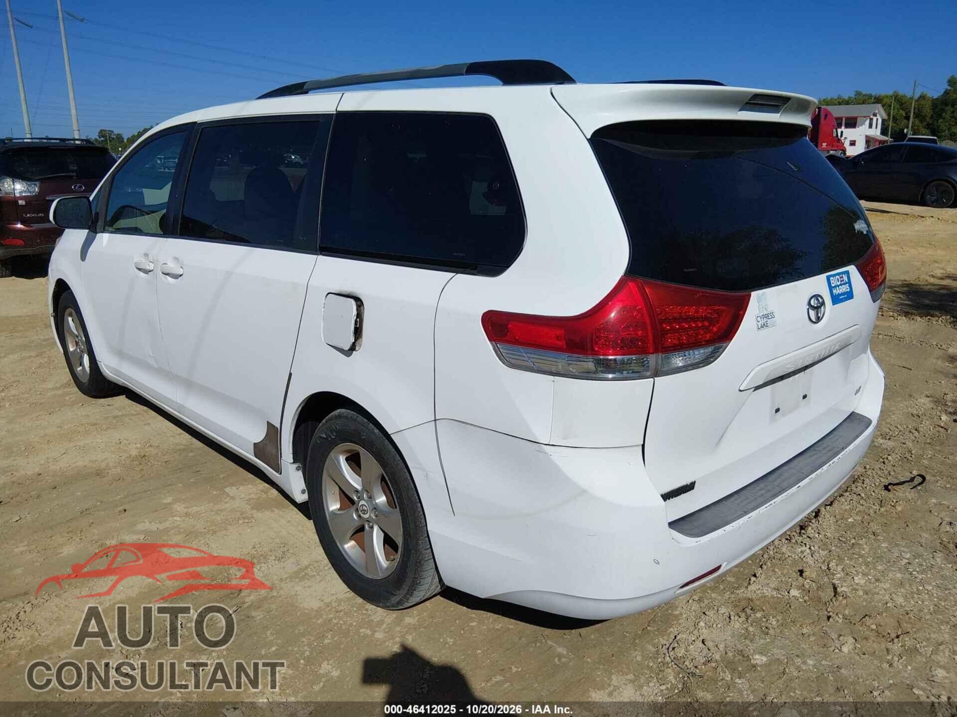 TOYOTA SIENNA 2011 - 5TDKK3DC3BS065336