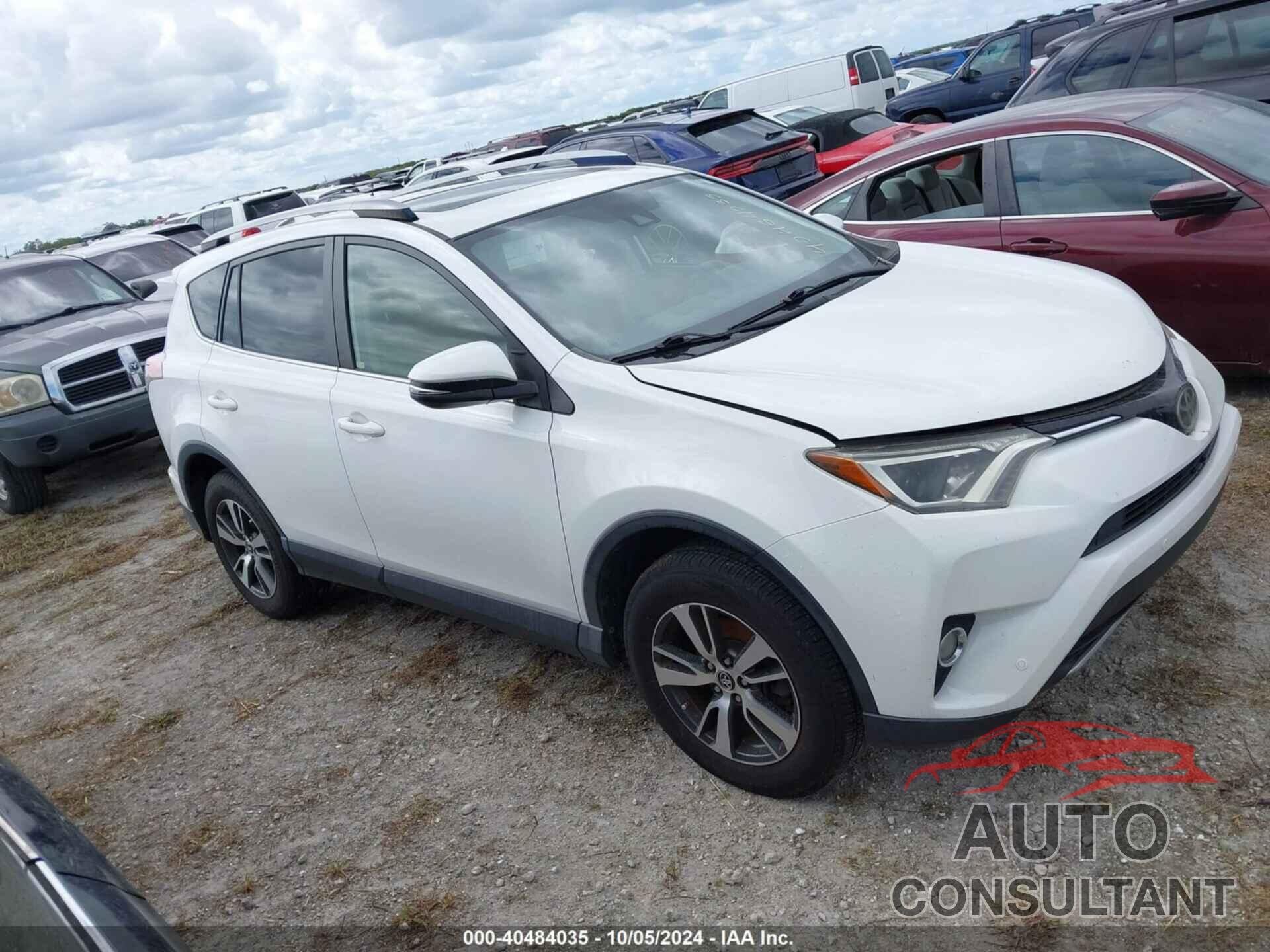 TOYOTA RAV4 2017 - JTMWFREV4HJ123100