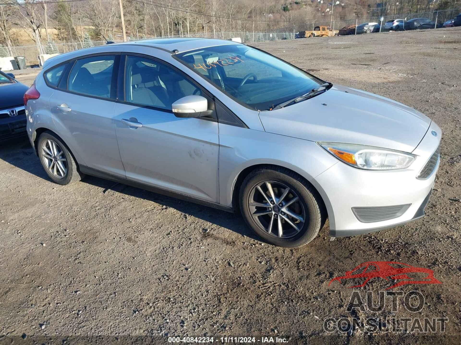 FORD FOCUS 2015 - 1FADP3K21FL243293