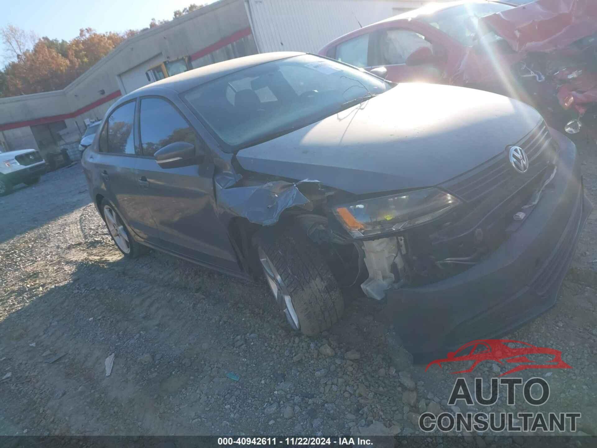 VOLKSWAGEN JETTA 2011 - 3VWDX7AJ7BM351630