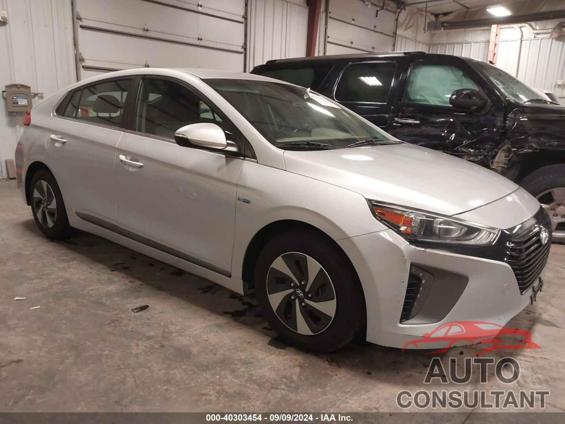 HYUNDAI IONIQ HYBRID 2017 - KMHC75LC2HU021850