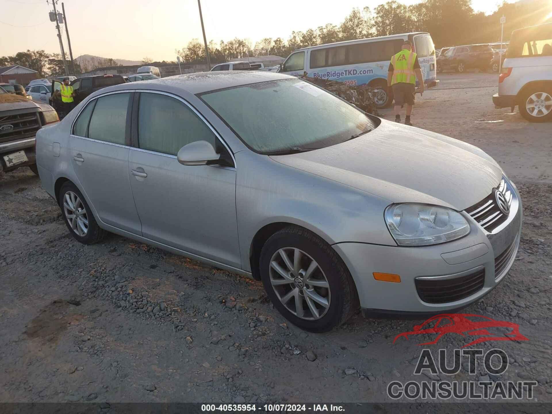 VOLKSWAGEN JETTA 2010 - 3VWRX7AJ9AM053603