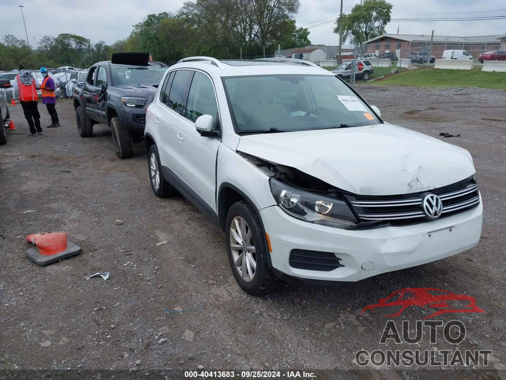 VOLKSWAGEN TIGUAN 2017 - WVGSV7AX8HK009183