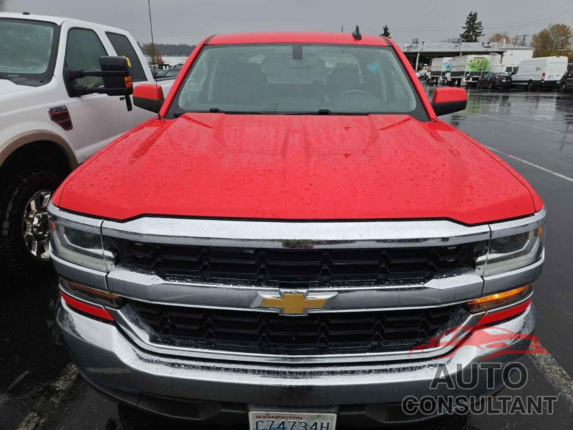 CHEVROLET SILVERADO 1500 2017 - 1GCRCREH9HZ143795