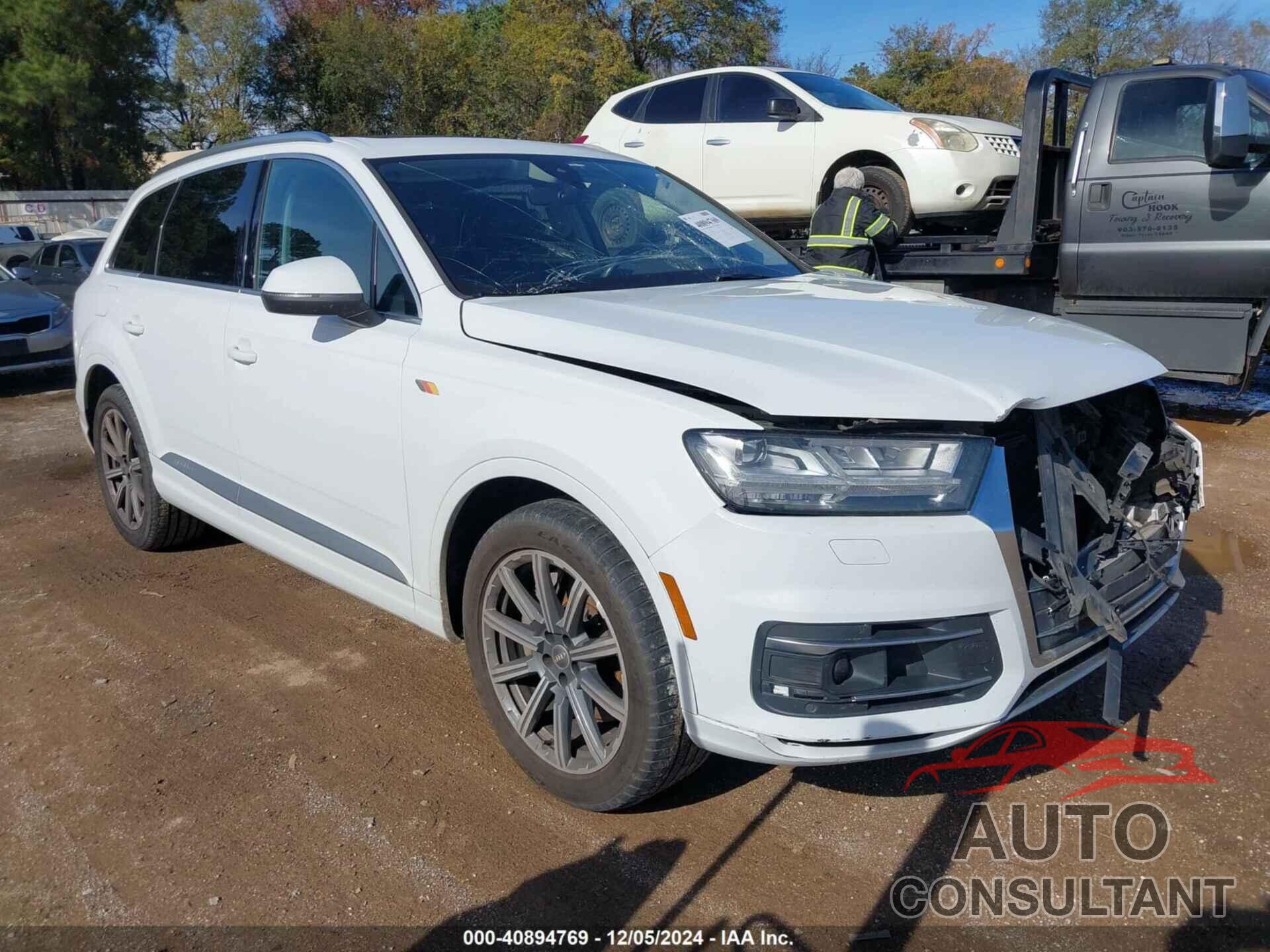 AUDI Q7 2018 - WA1VAAF77JD027486