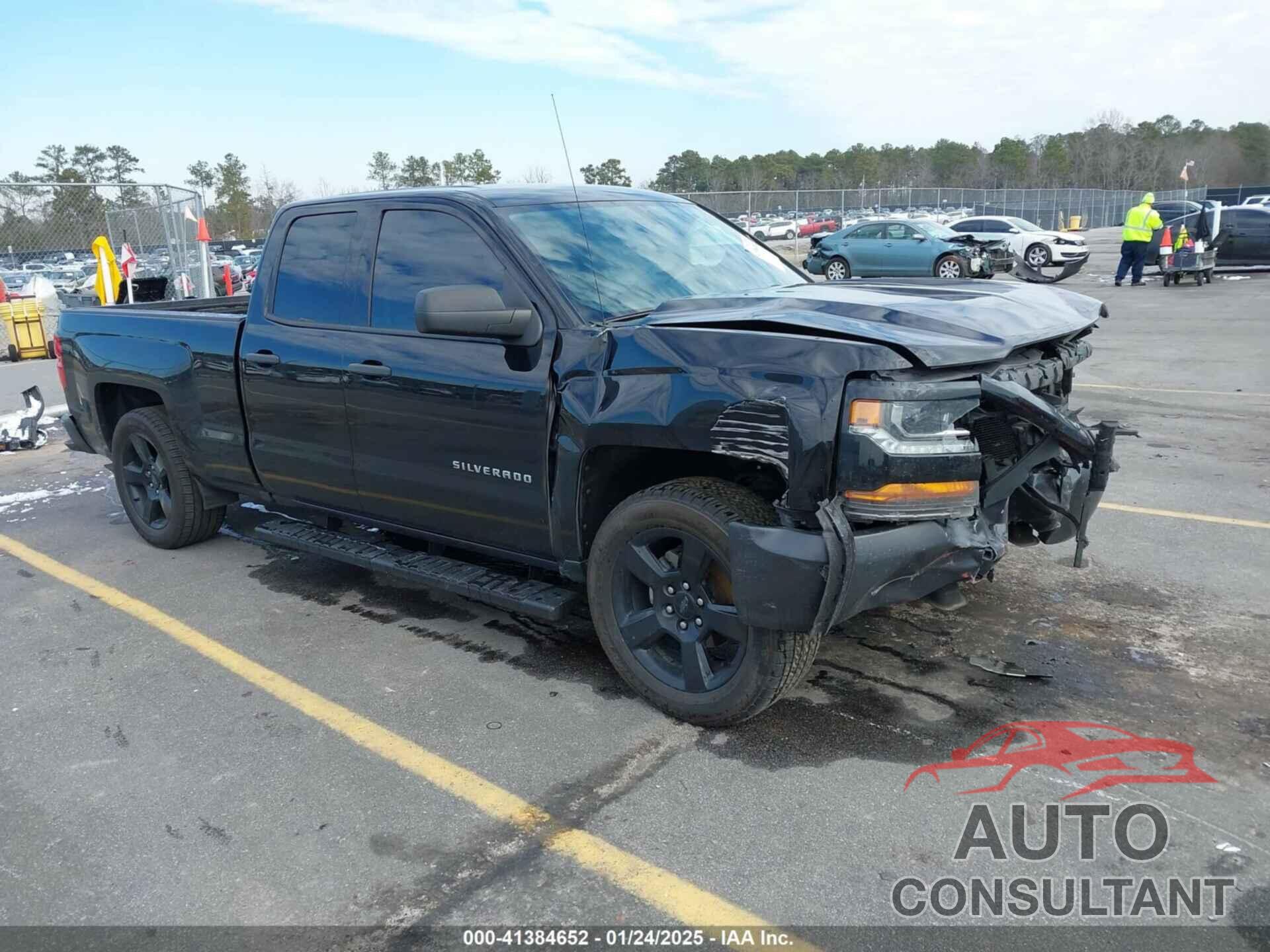 CHEVROLET SILVERADO 1500 2018 - 1GCRCNEC2JZ130972