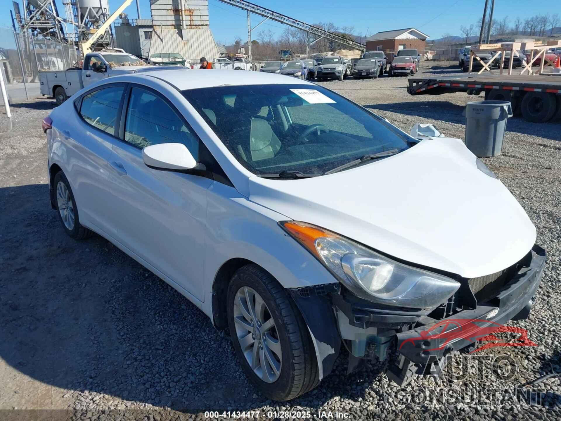 HYUNDAI ELANTRA 2013 - 5NPDH4AE3DH396297