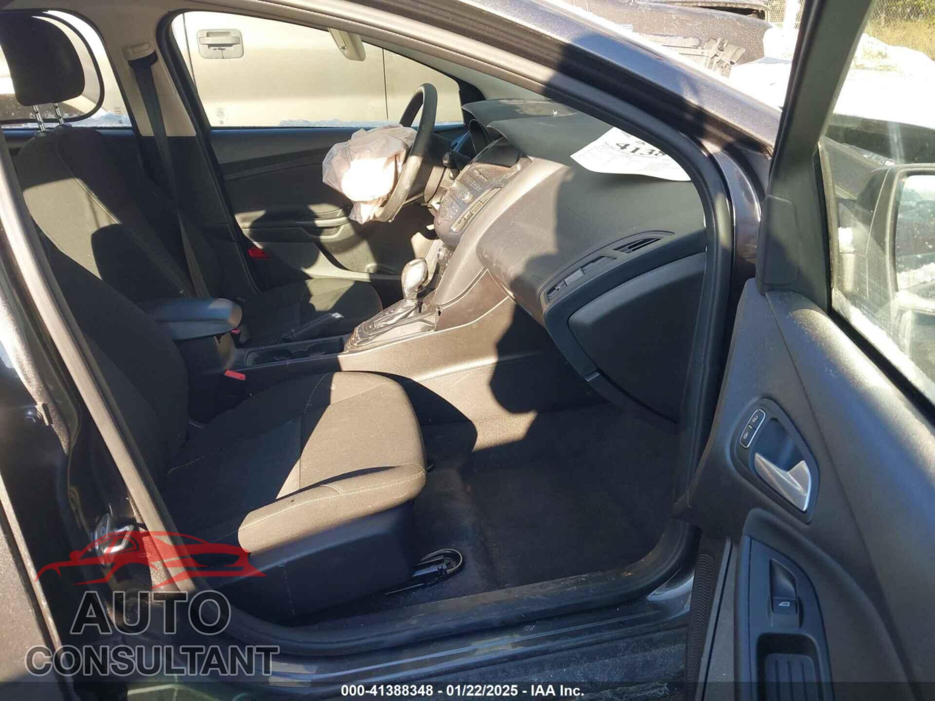FORD FOCUS 2015 - 1FADP3F24FL276766