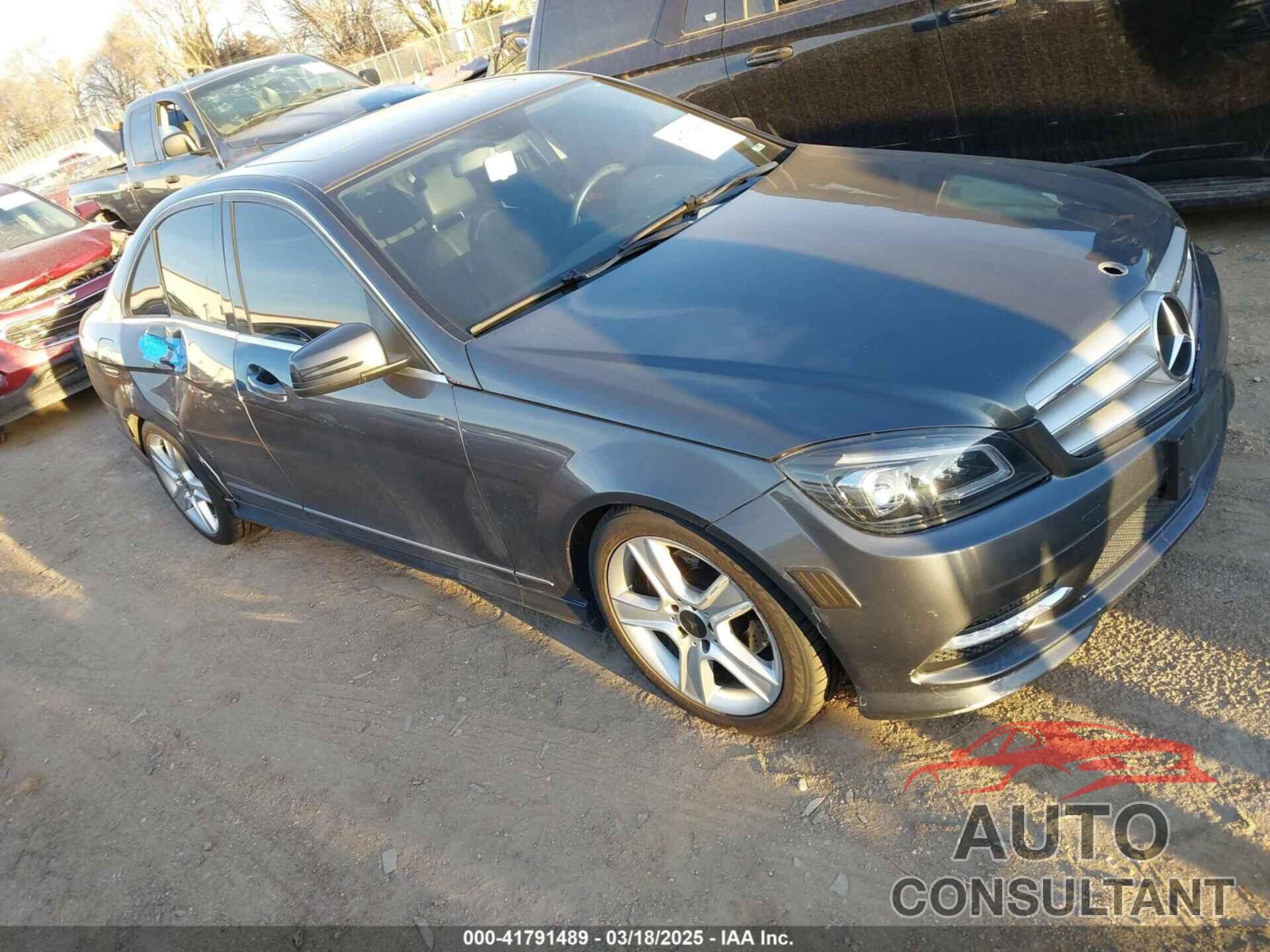 MERCEDES-BENZ C 300 2011 - WDDGF8BB5BR166562