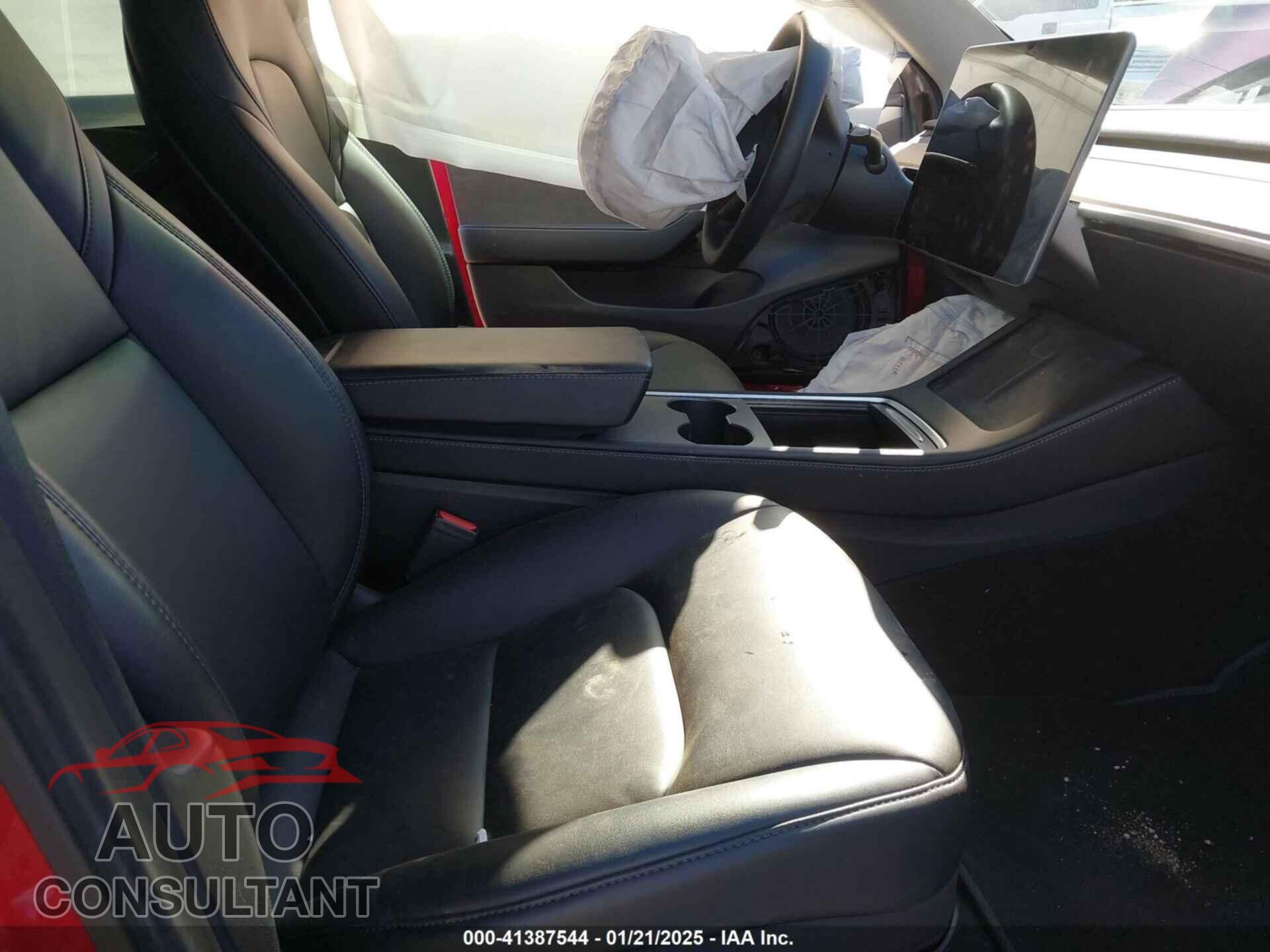 TESLA MODEL 3 2021 - 5YJ3E1EC7MF997237
