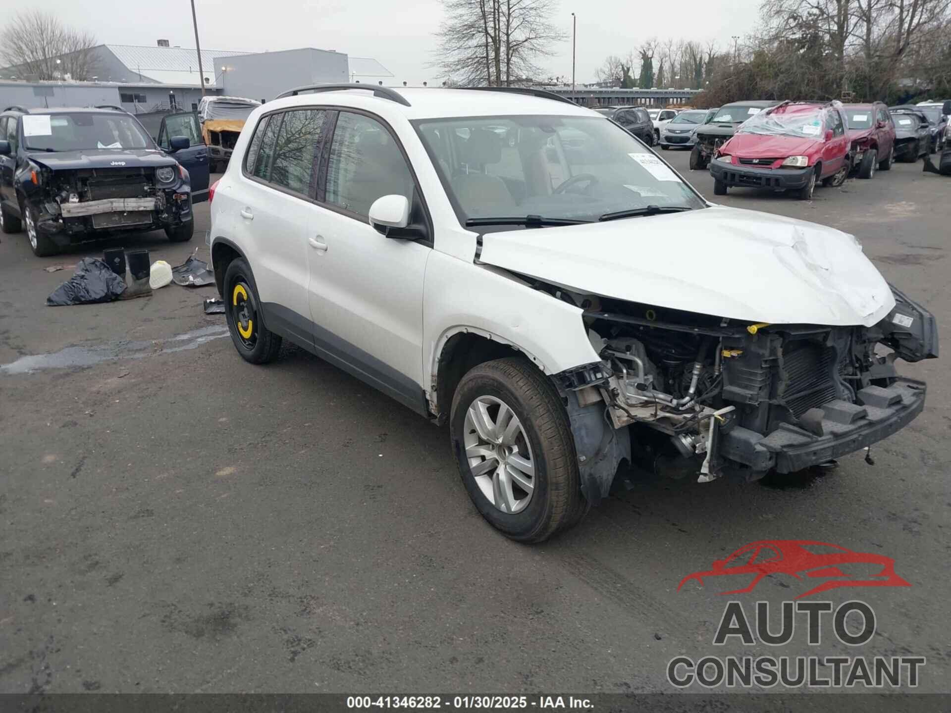 VOLKSWAGEN TIGUAN 2017 - WVGAV7AX3HK010026