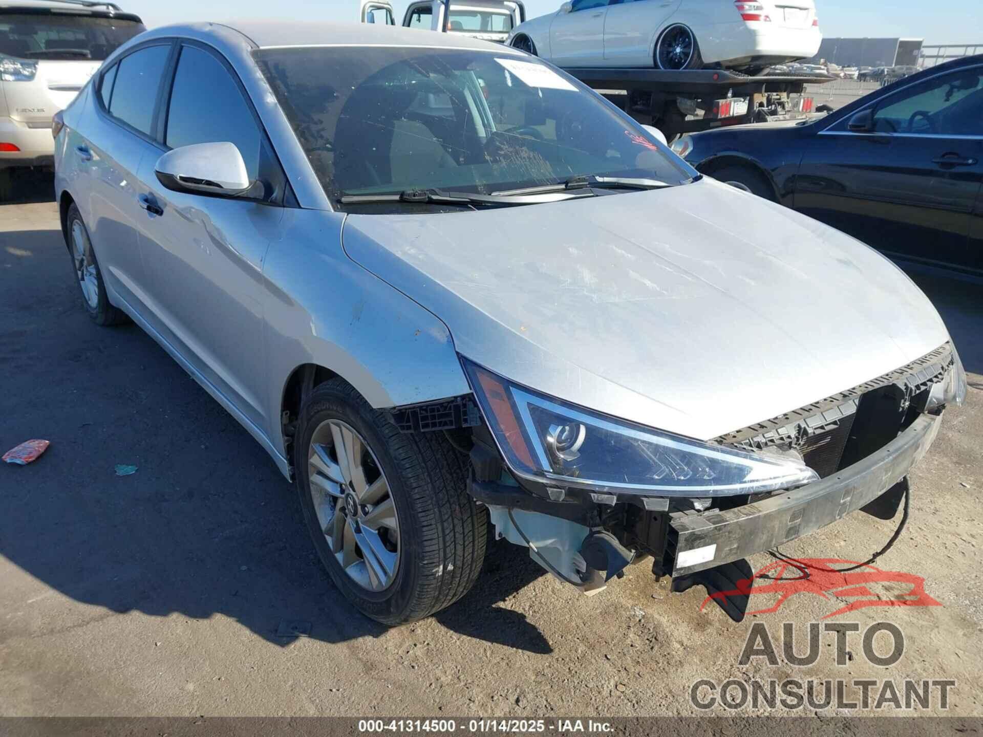 HYUNDAI ELANTRA 2019 - 5NPD84LF1KH422978