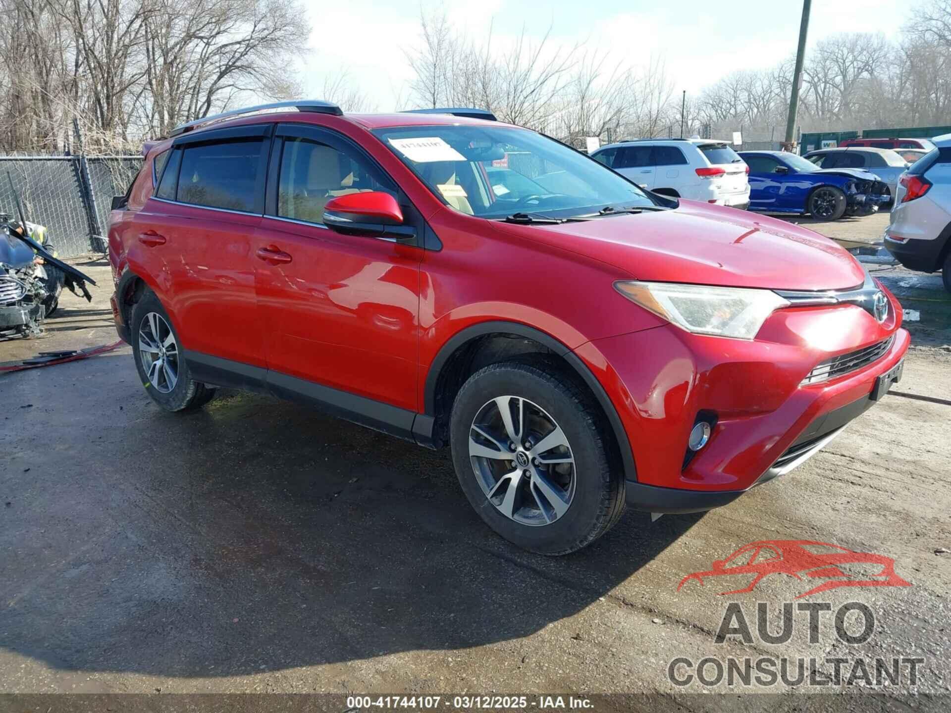 TOYOTA RAV4 2016 - JTMRFREV9GJ061429