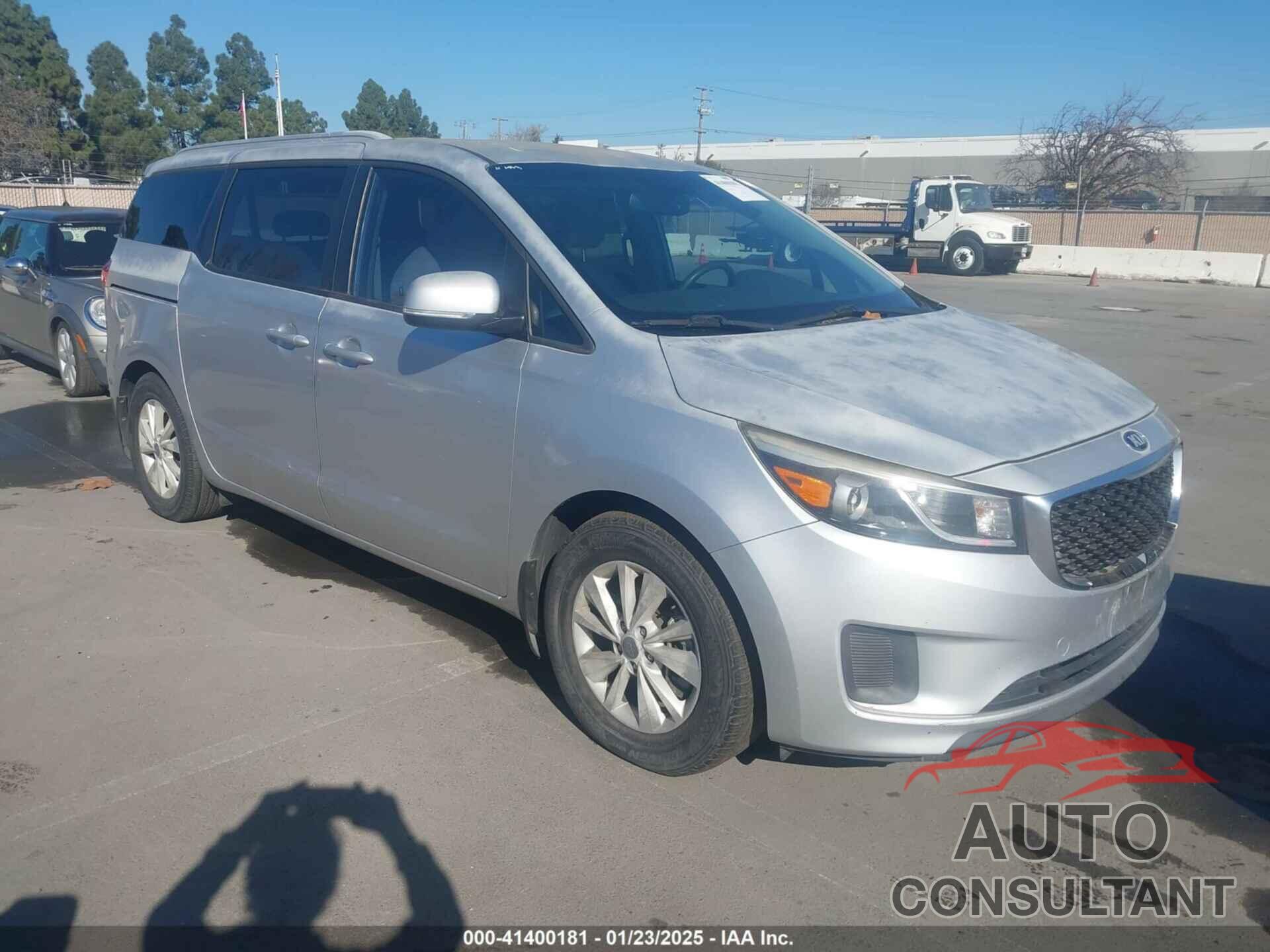 KIA SEDONA 2015 - KNDMB5C17F6039560