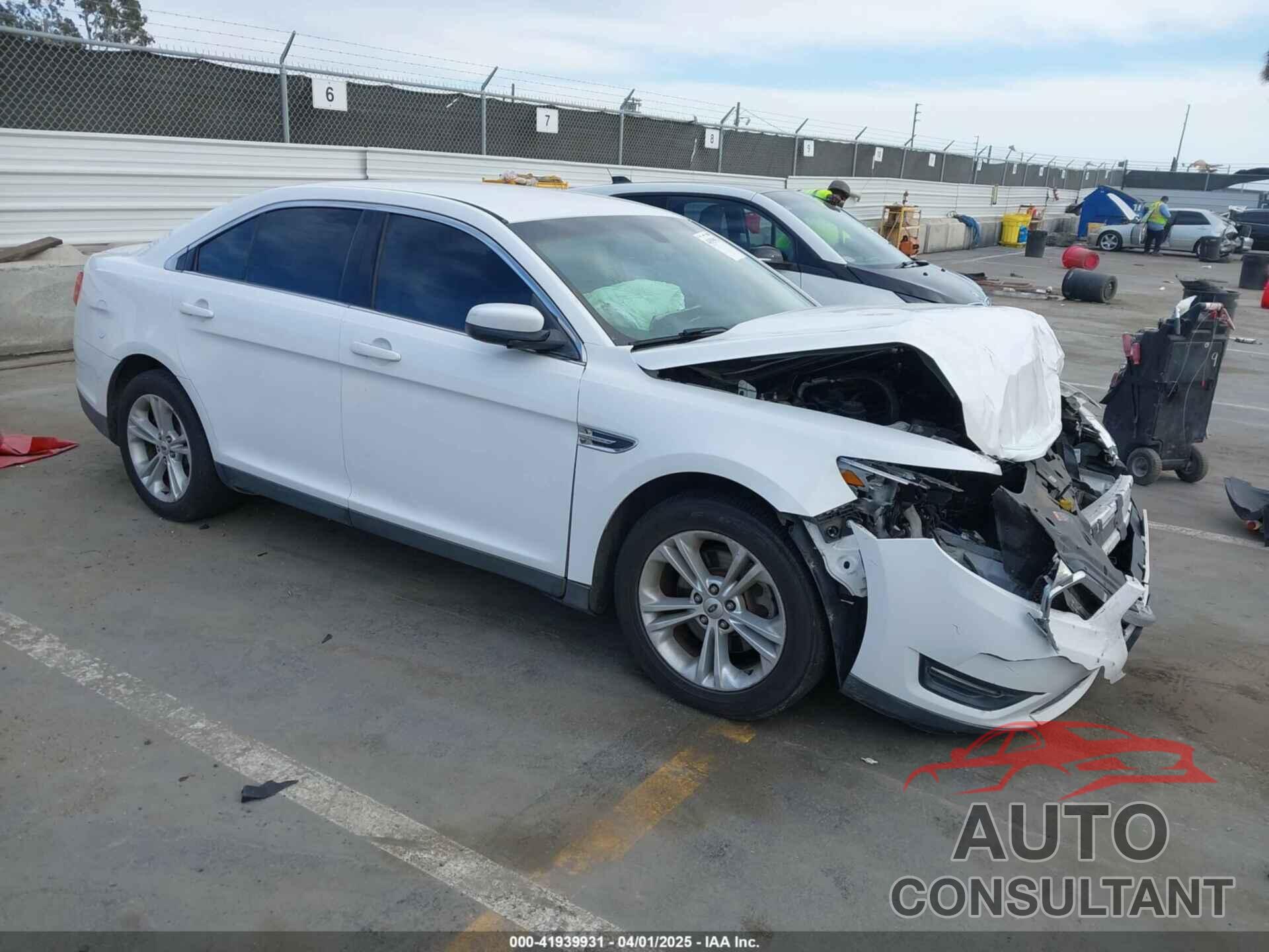 FORD TAURUS 2013 - 1FAHP2E81DG121759