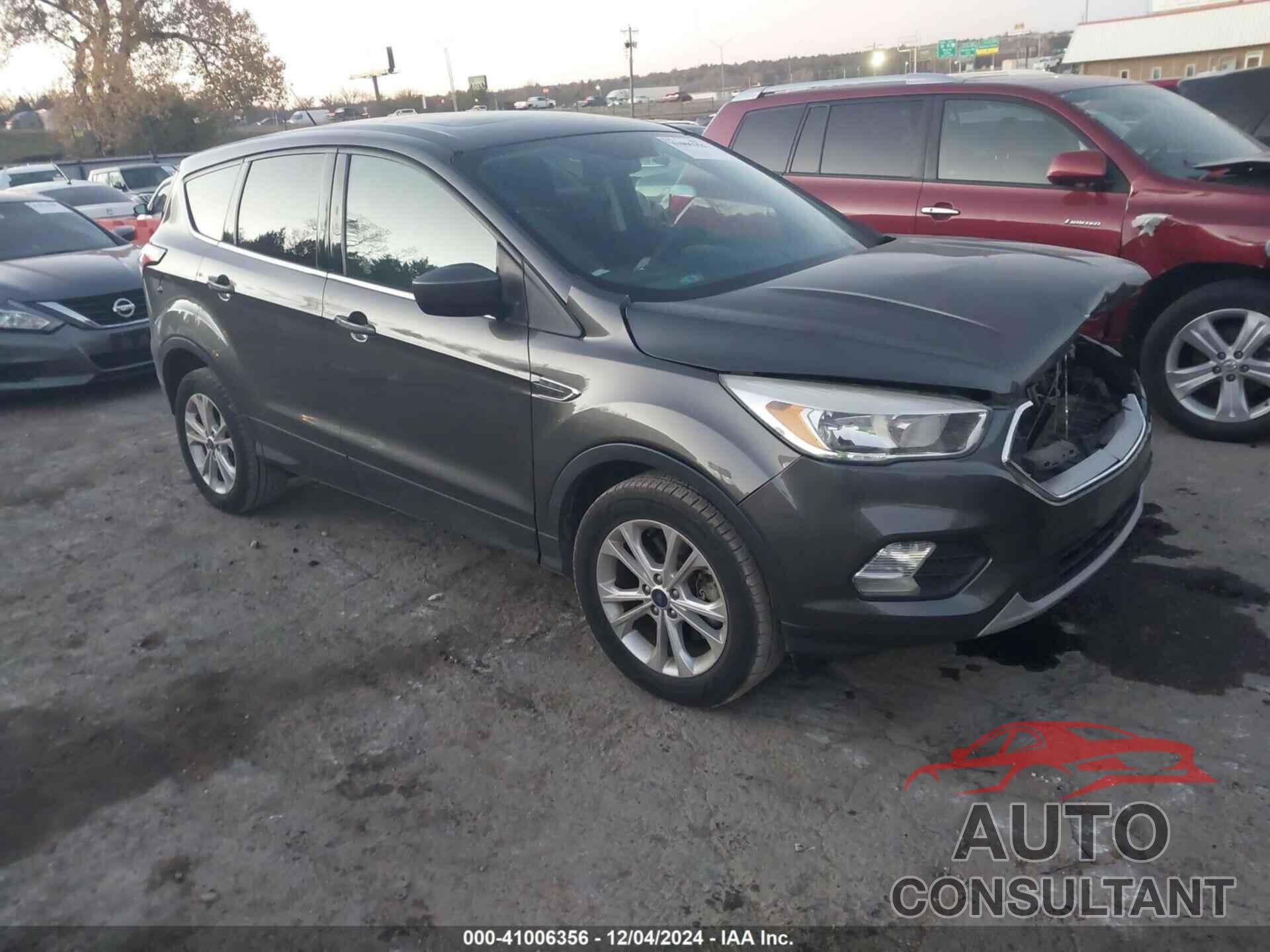 FORD ESCAPE 2017 - 1FMCU9G95HUB08656