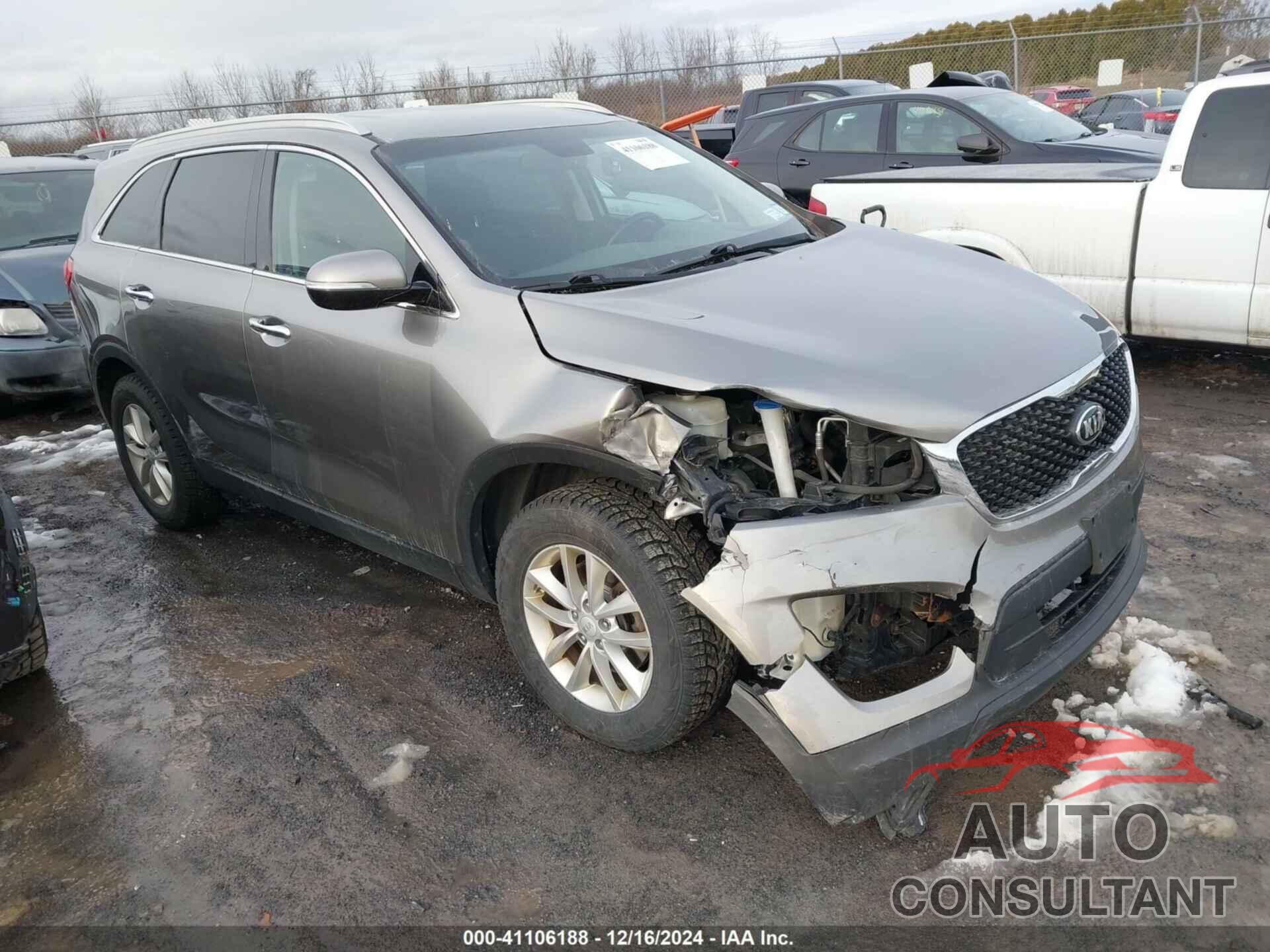 KIA SORENTO 2017 - 5XYPG4A30HG266909