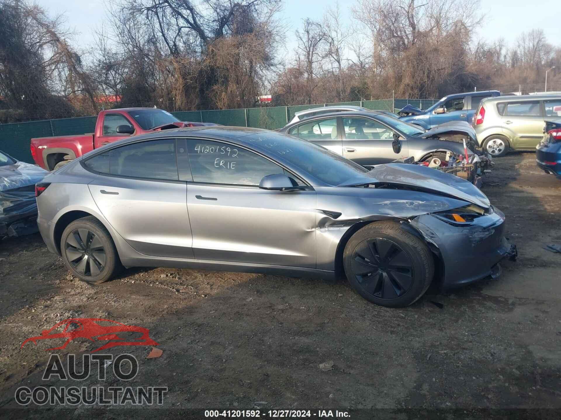 TESLA MODEL 3 2024 - 5YJ3E1EA8RF869143