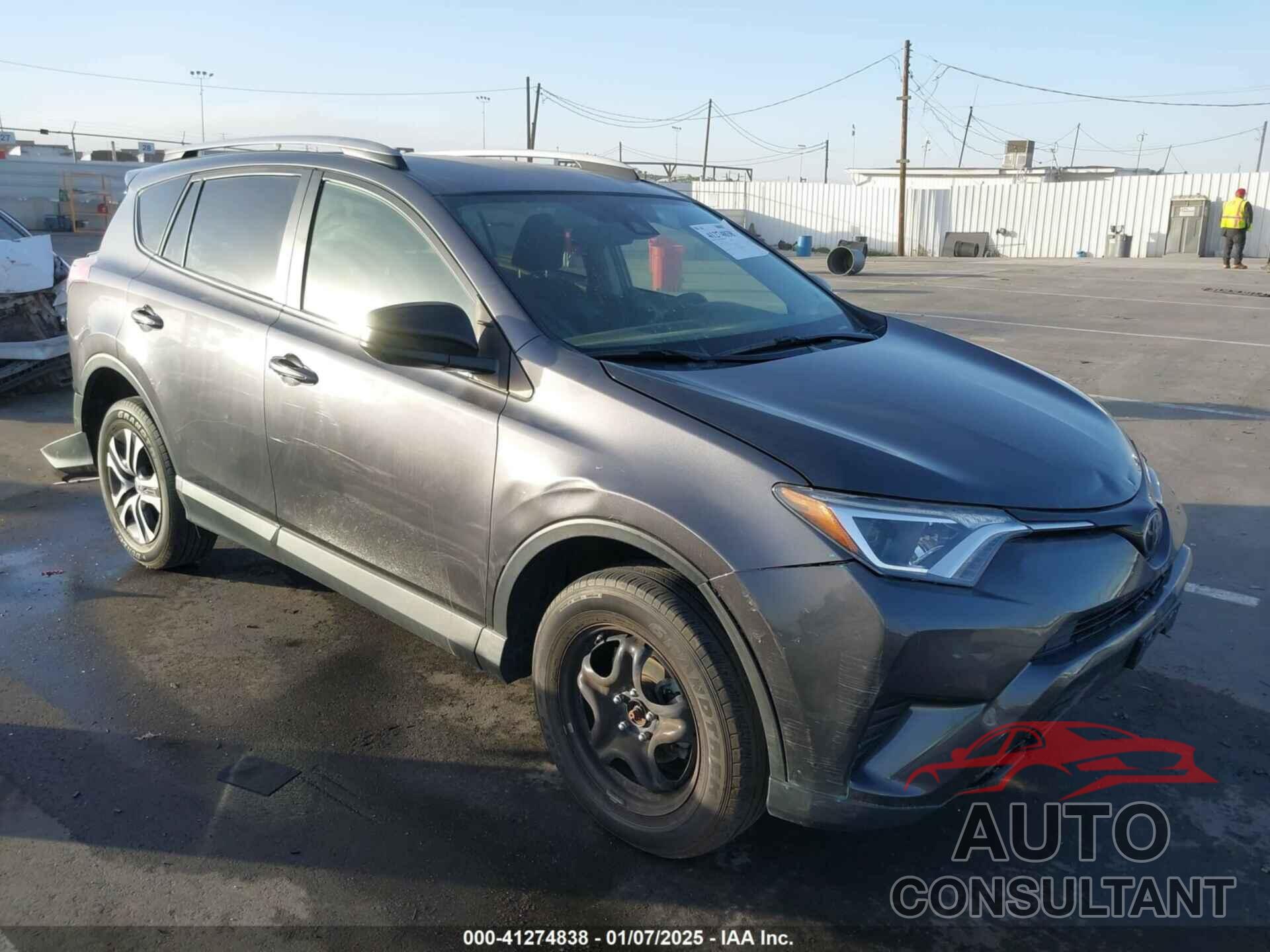 TOYOTA RAV4 2018 - JTMBFREV7JJ252789