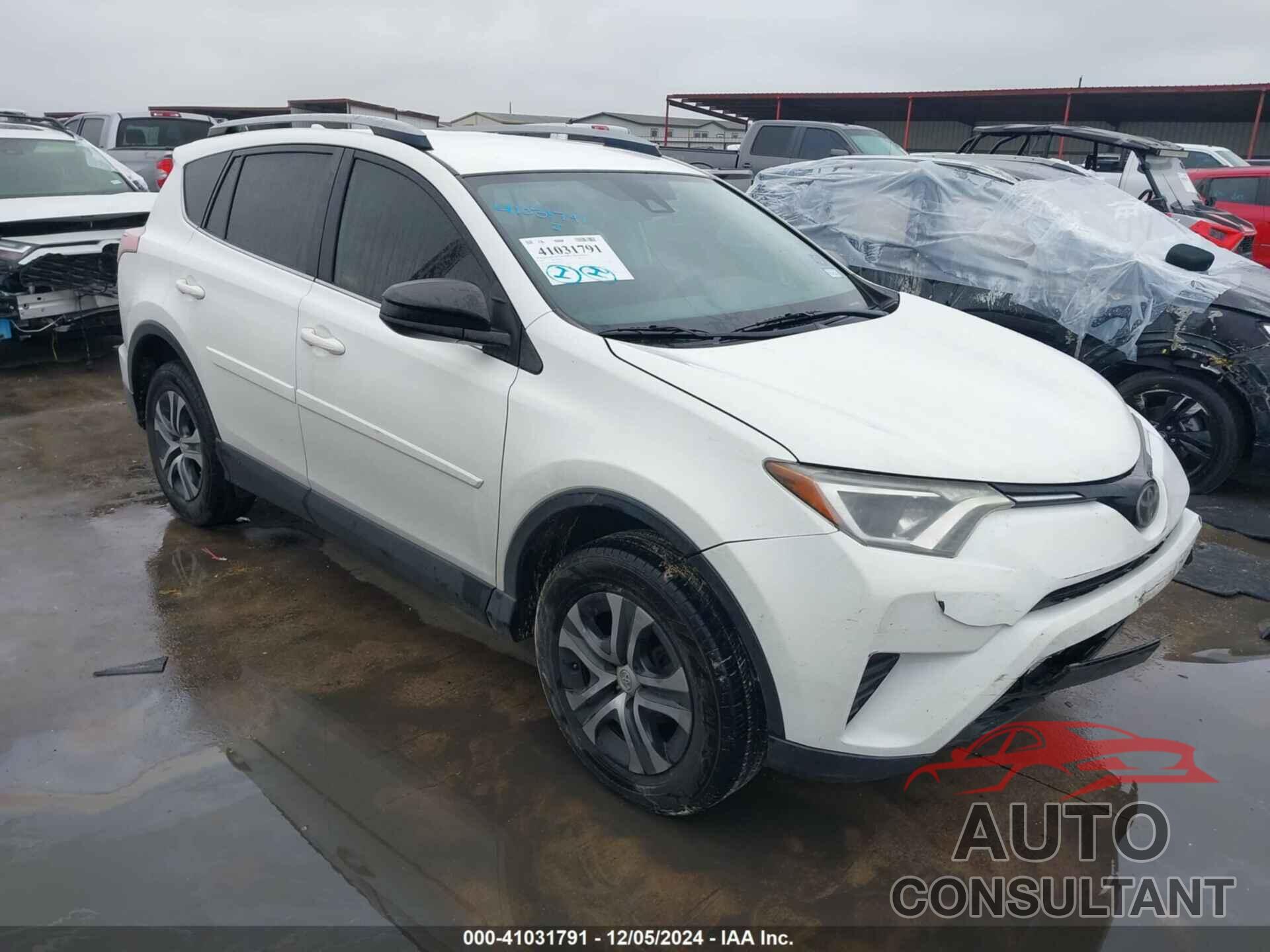 TOYOTA RAV4 2017 - JTMZFREV3HJ135543