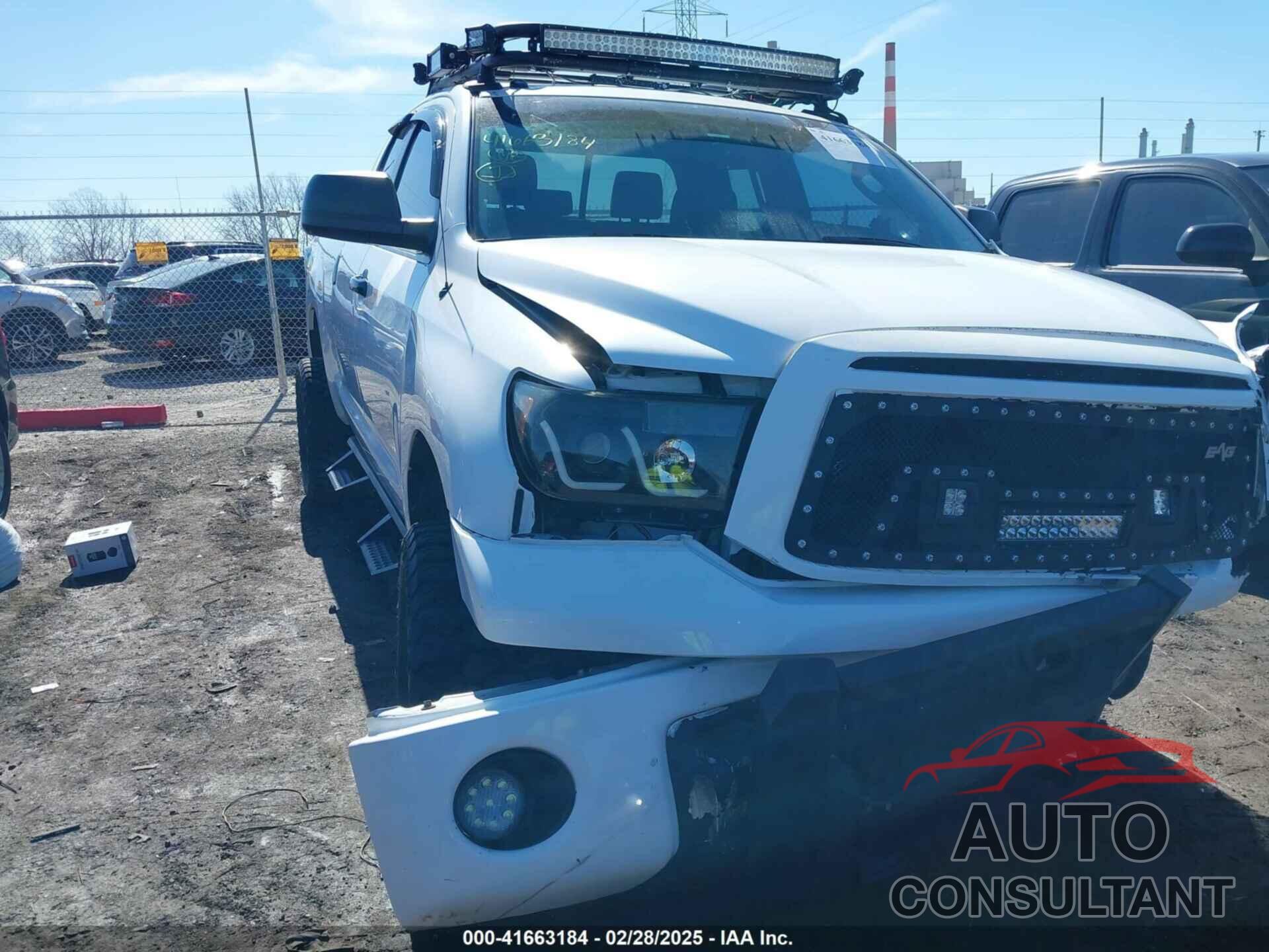 TOYOTA TUNDRA 2011 - 5TFUW5F14BX165993