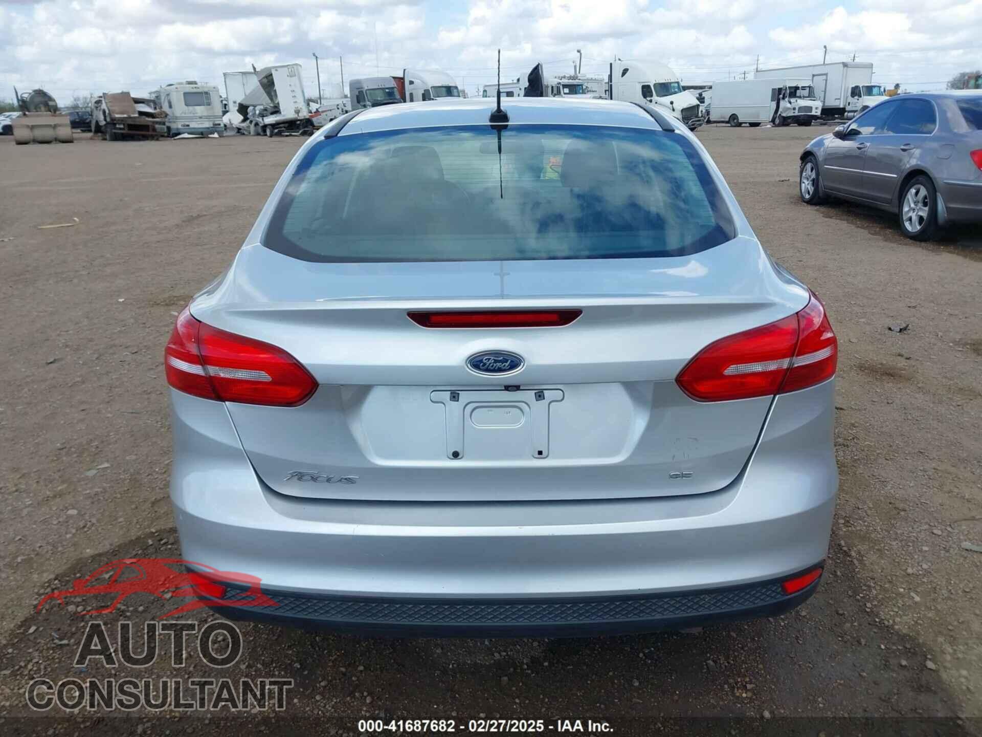 FORD FOCUS 2018 - 1FADP3F2XJL246535