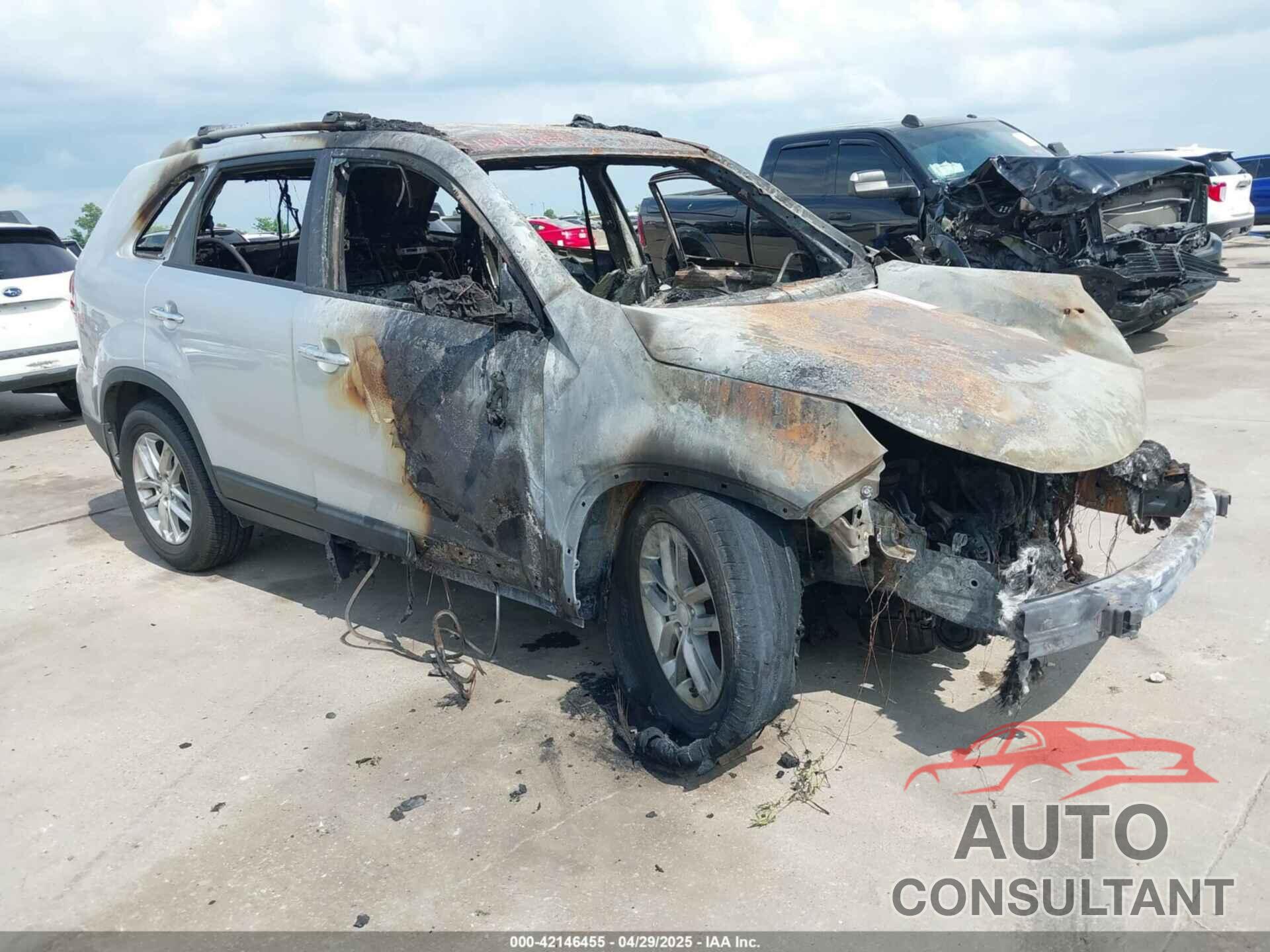 KIA SORENTO 2015 - 5XYKT4A67FG630076