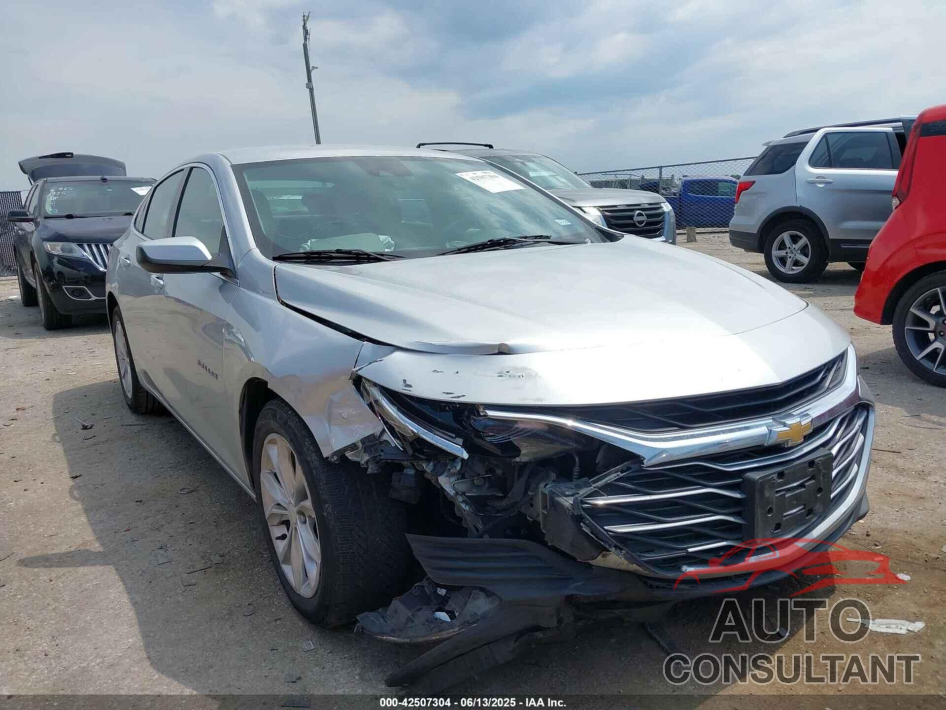 CHEVROLET MALIBU 2021 - 1G1ZD5ST7MF010536