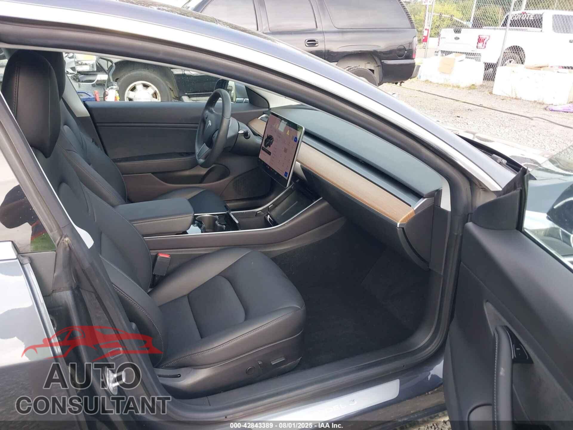 TESLA MODEL 3 2019 - 5YJ3E1EA3KF324280