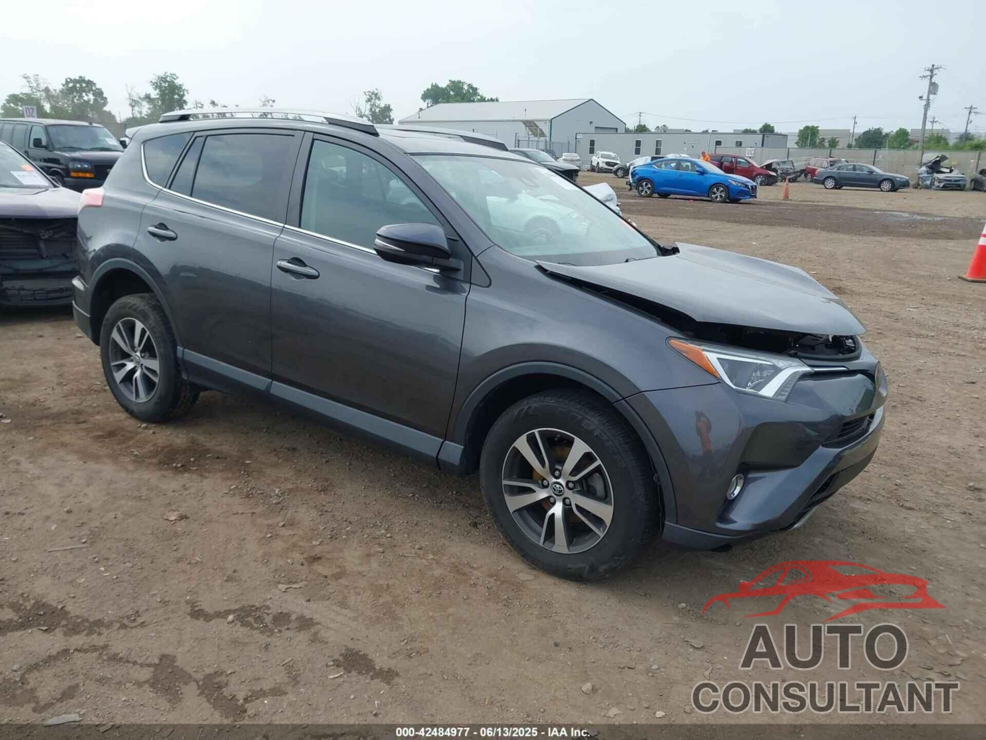 TOYOTA RAV4 2018 - 2T3RFREV6JW851022